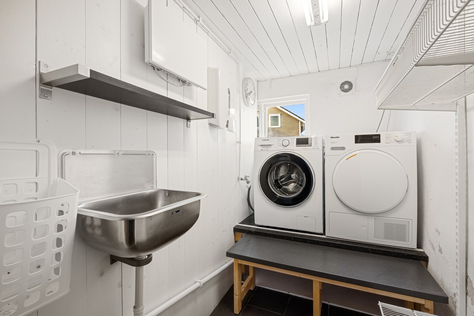 Vaskerom i kjeller (ikke omsøkt/godkjent). Galleribilde