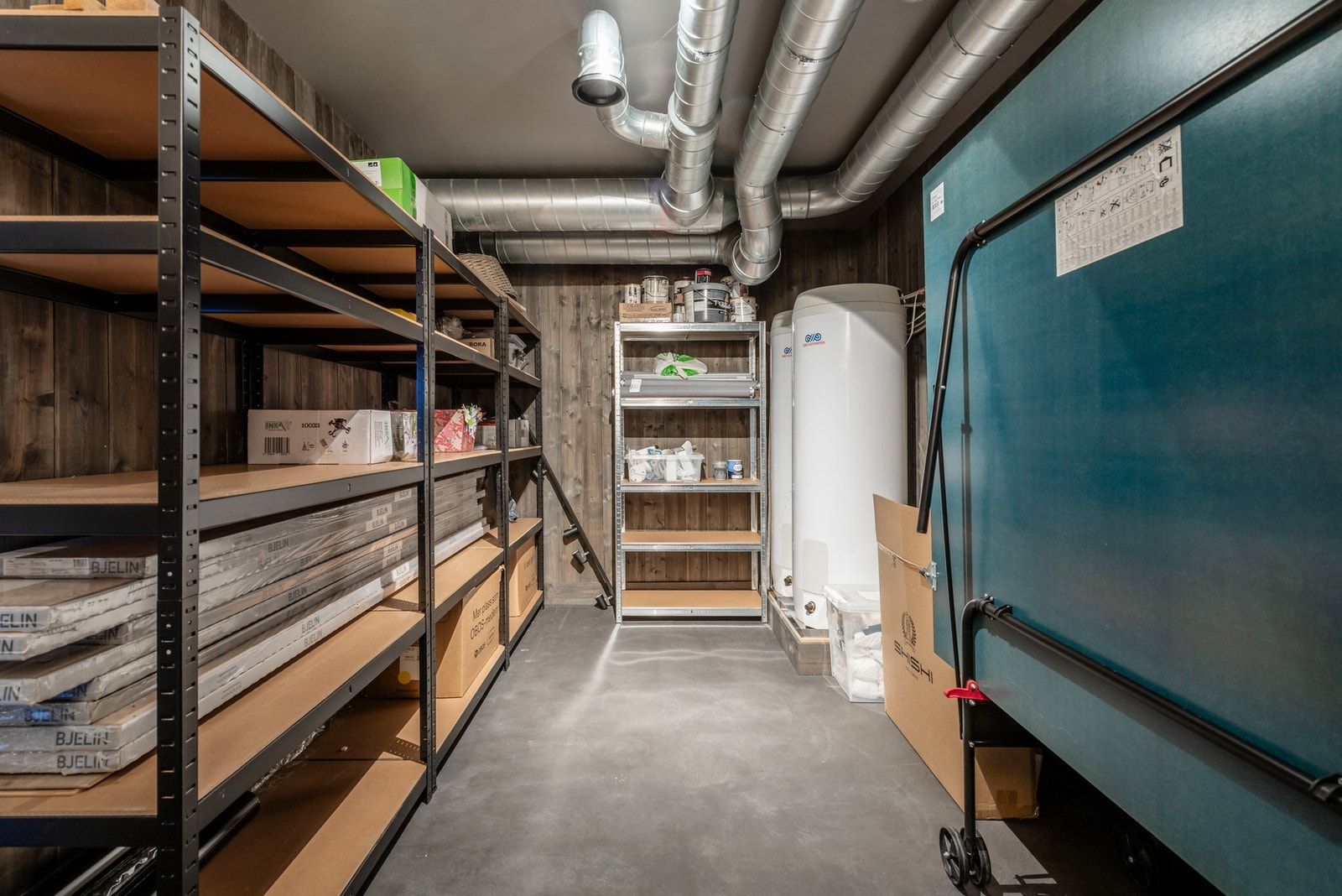 Teknisk rom i underetasjen Galleribilde