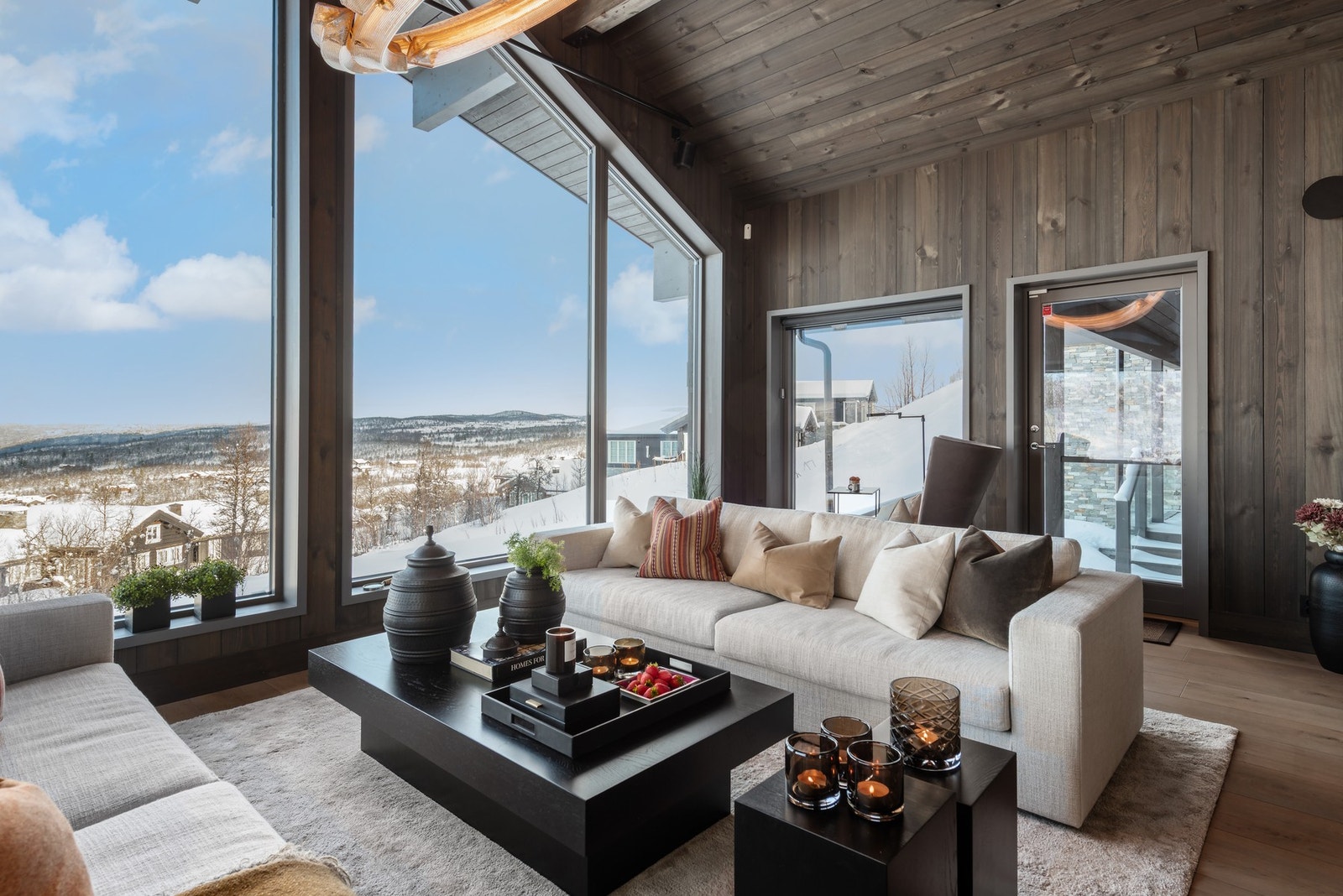 Denne hytta kombinerer eksklusiv fjellfølelse med moderne komfort Galleribilde