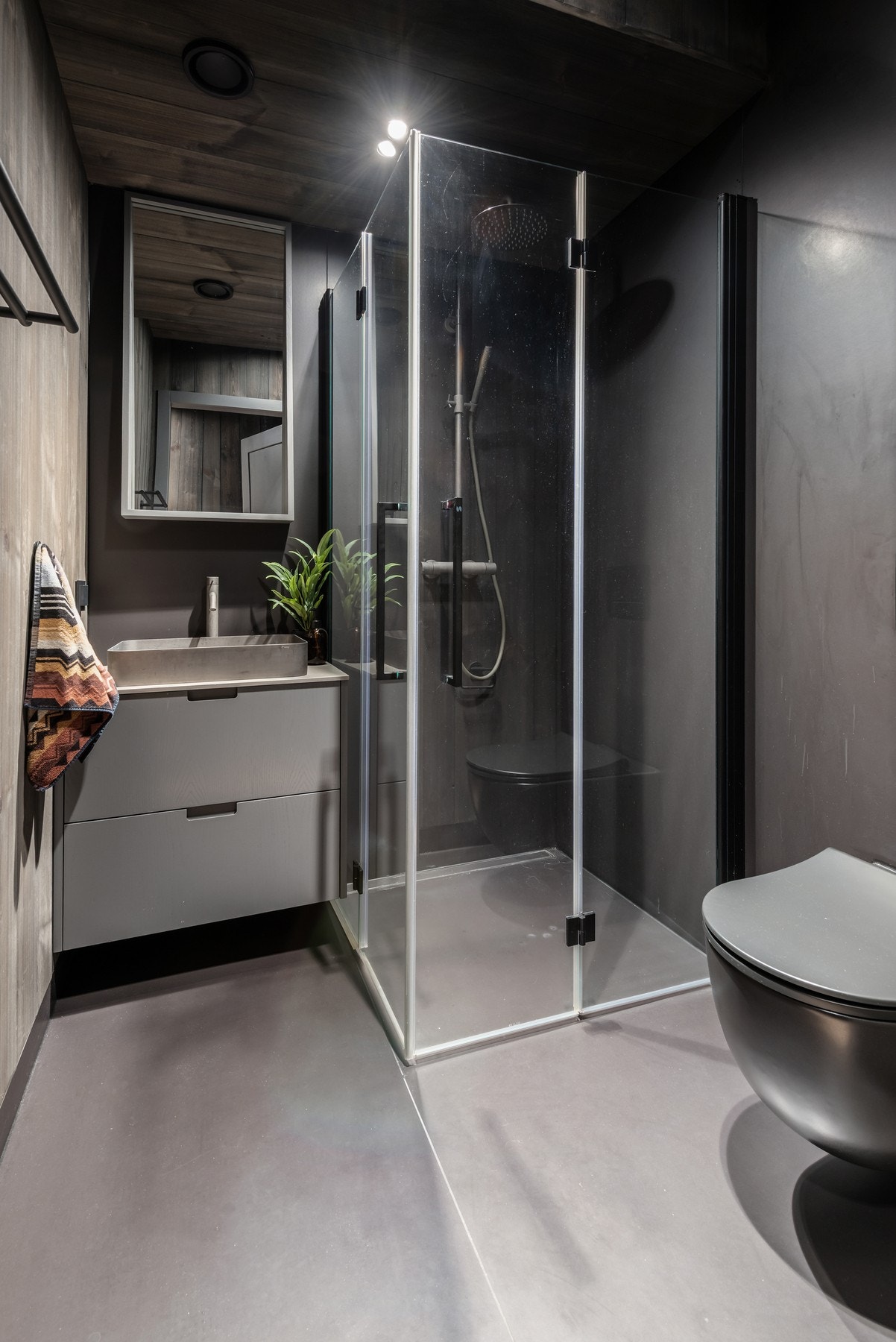 I underetasjen har man også et lekkert bad Galleribilde