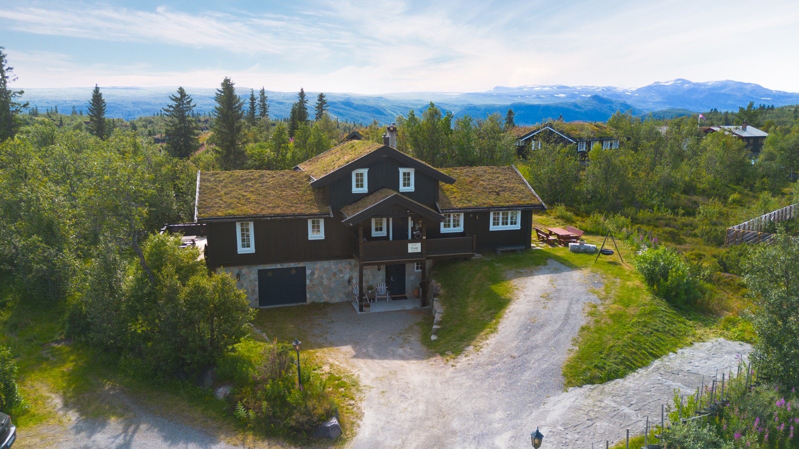 Noen sommerbilder fra eiendommen Galleribilde