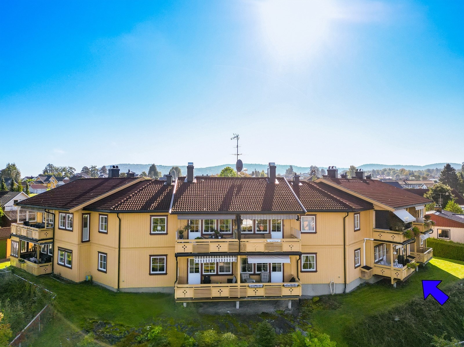 Berget er et rolig og veletablert boligområde med lite trafikkstøy, men samtidig kort vei til Ulefoss sentrum med blant annet butikker, legesenter og Nome kulturhus med kino og bibliotek. Kort vei også til Norsjø Golfpark og Norsjø med bademuligheter. Galleribilde