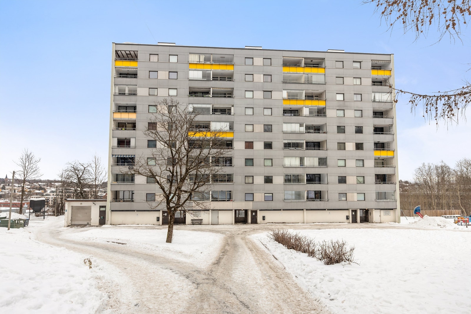 Leiligheten ligger i byggets 9.etasje. Galleribilde