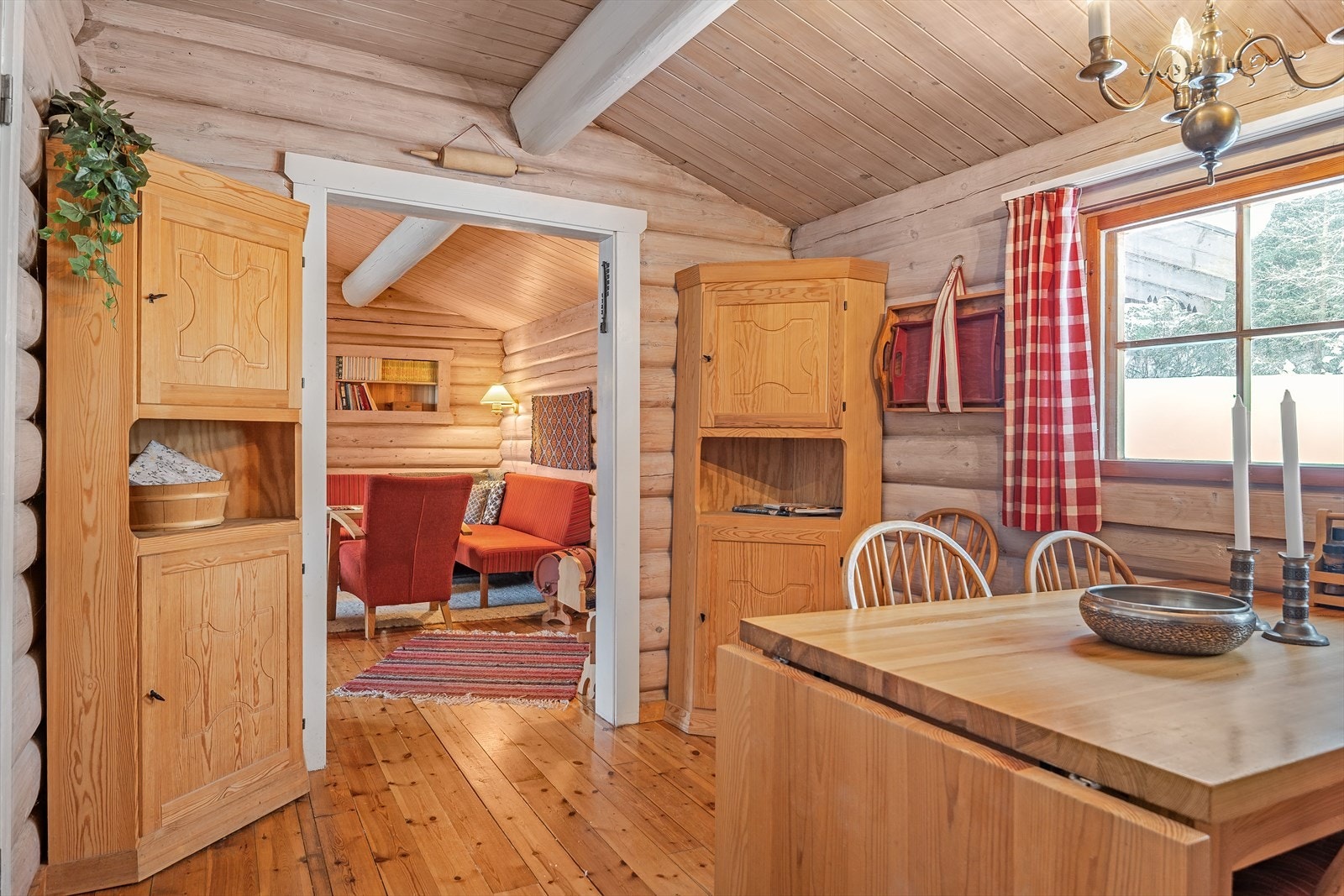 Generelt oppført i gode og kjente konstruksjoner med den byggemåten som var vanlig ved oppføringstidspunktet. Bygget gir inntrykk av at det generelt er normalt vedlikeholdt. Galleribilde