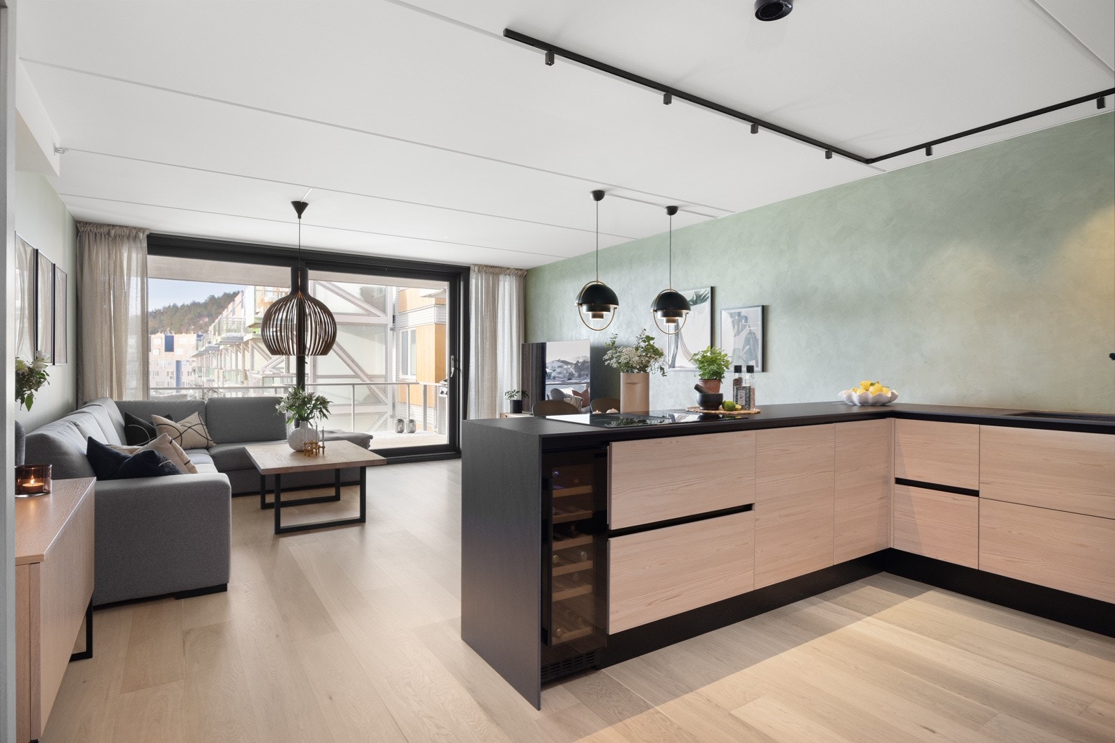 - Svært flott og tiltalende 3-roms selveierleilighet med gjennomgående planløsning og god standard i populære Årvollskogen som ble ferdigstilt 2007 - Galleribilde