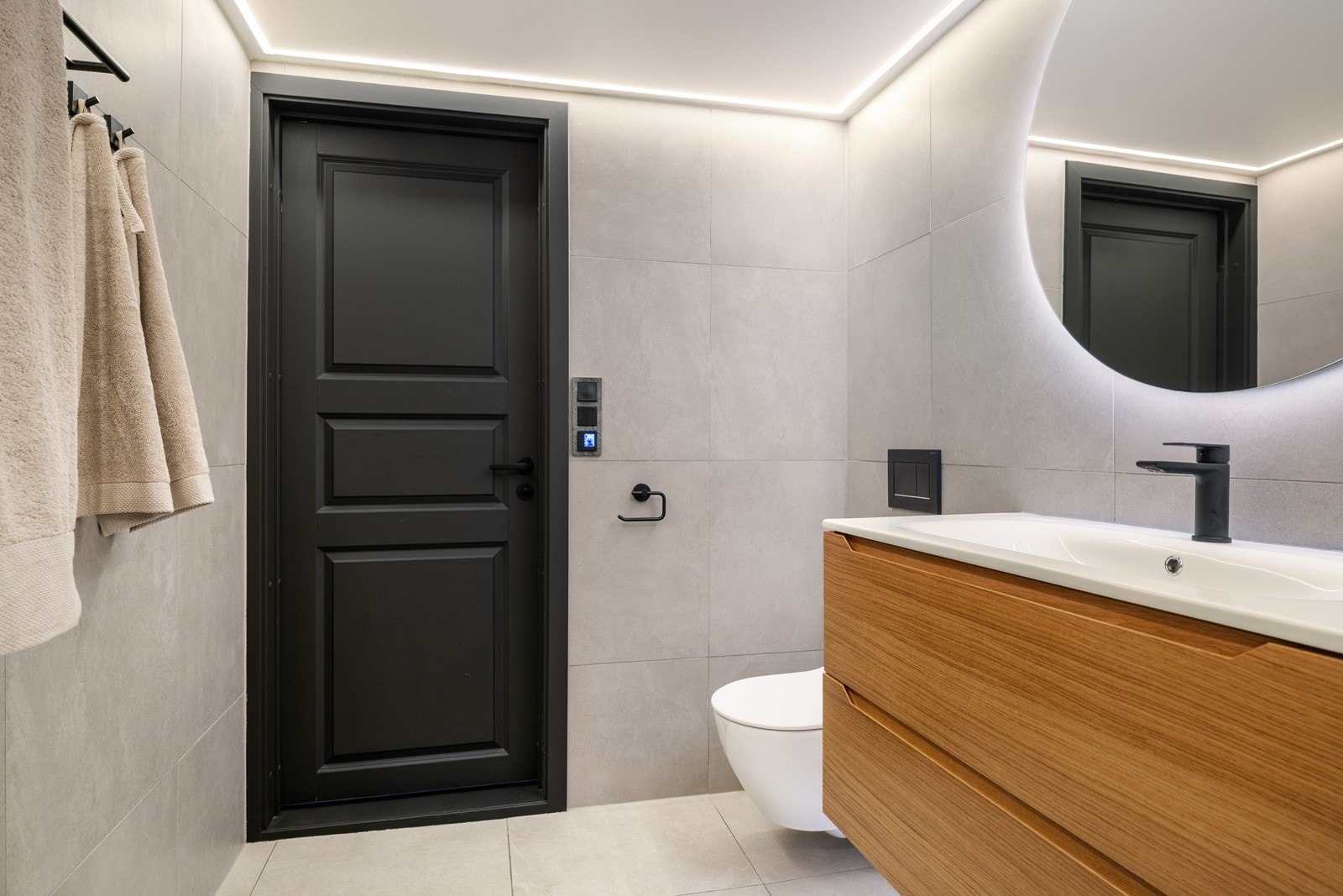 - Takstmann har gjort fuktsøk i badet. Det ble ikke registrert forhøyede verdier eller andre avvik - Galleribilde