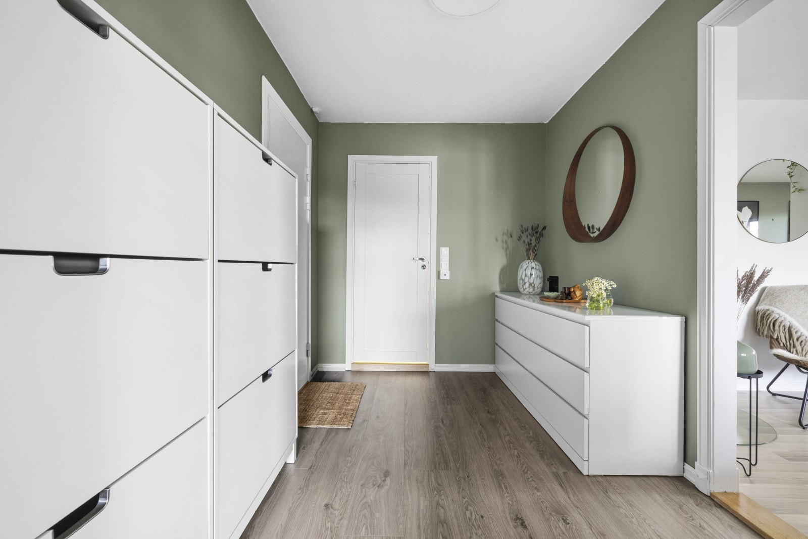 Entre med gode muligheter for oppbevaring Galleribilde