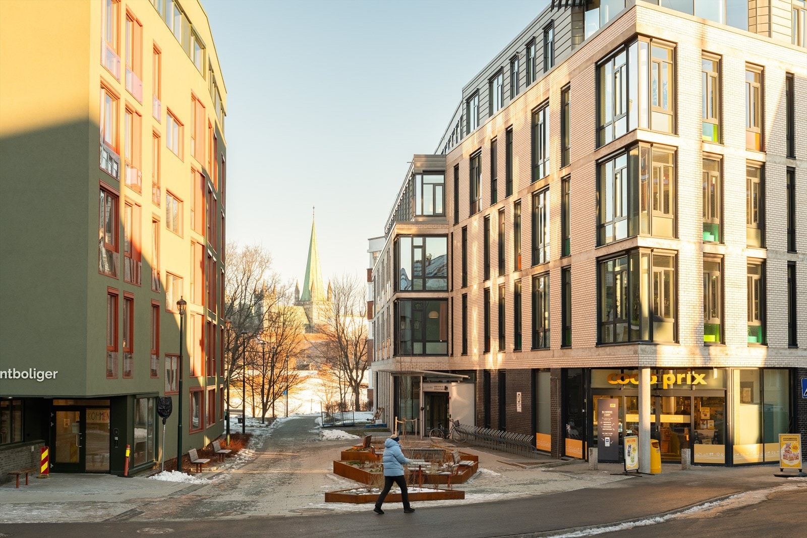 Det er også kort vei til bussholdeplass med hyppige avganger og svært gode kollektivforbindelser. Galleribilde