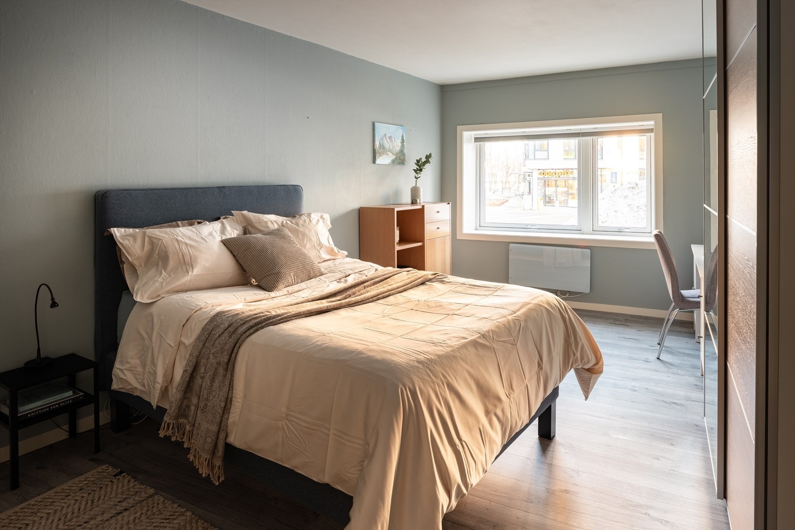 Hovedsoverommet fremstår meget romslig på 20 m². Galleribilde