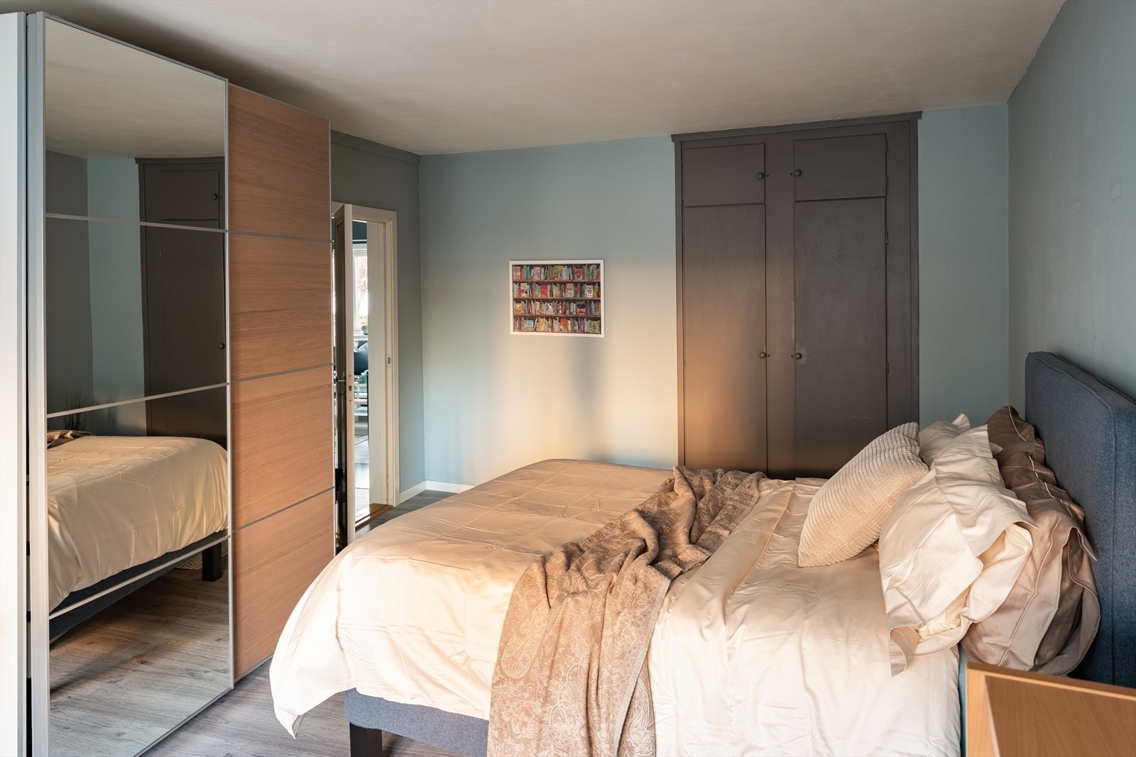 Her er det også en innebygget garderobeløsning. Galleribilde