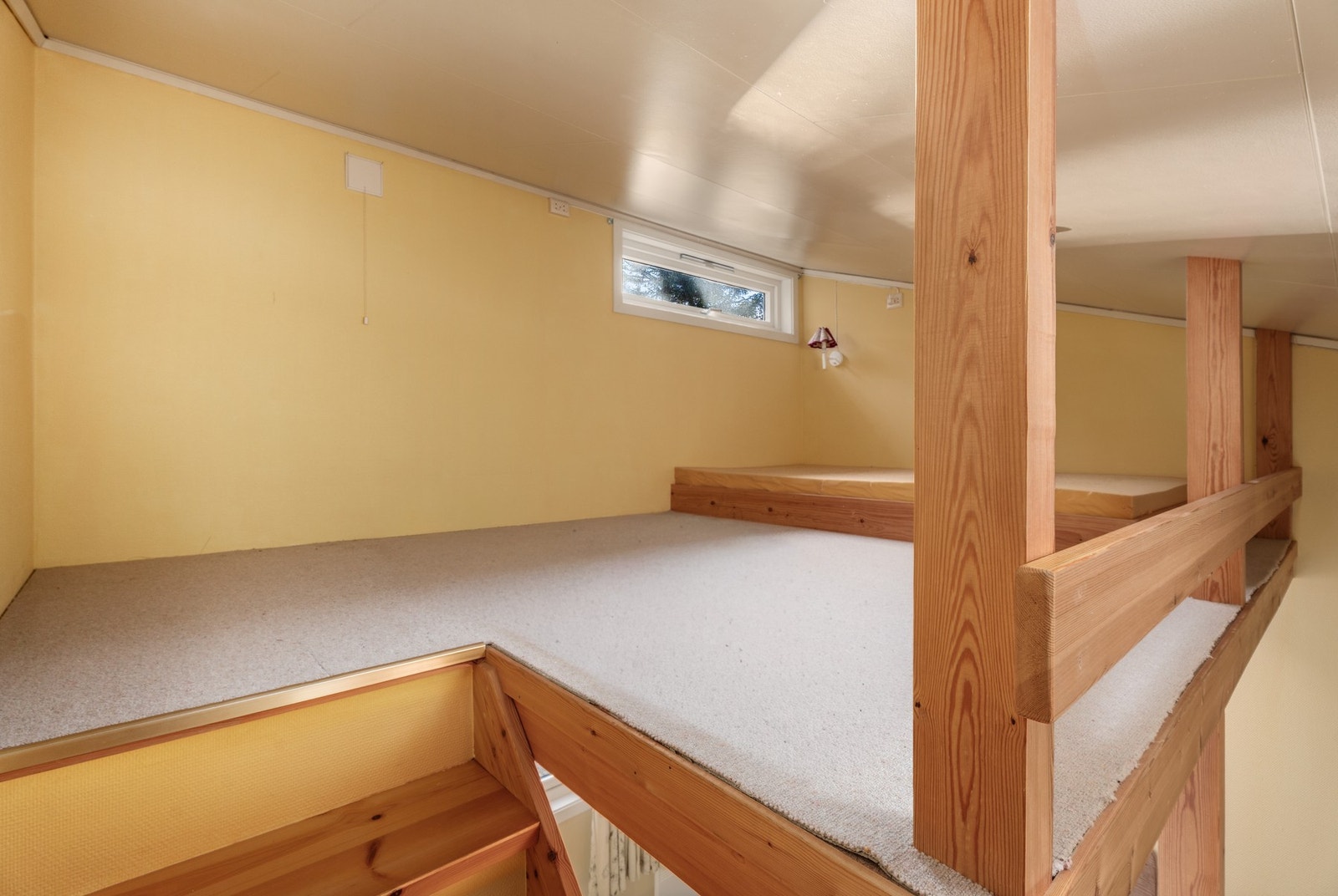 Legg merke til vindu med klaffventil og ikke minst elpunktene. Galleribilde