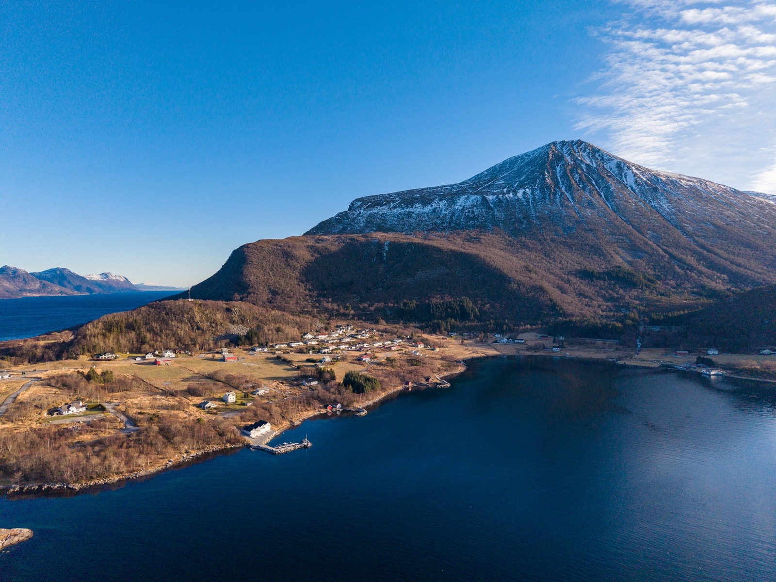 Og for den som vil på fjelltur er Hellandshornet (882) et meget populært turmål som varmt kan anbefales. Galleribilde