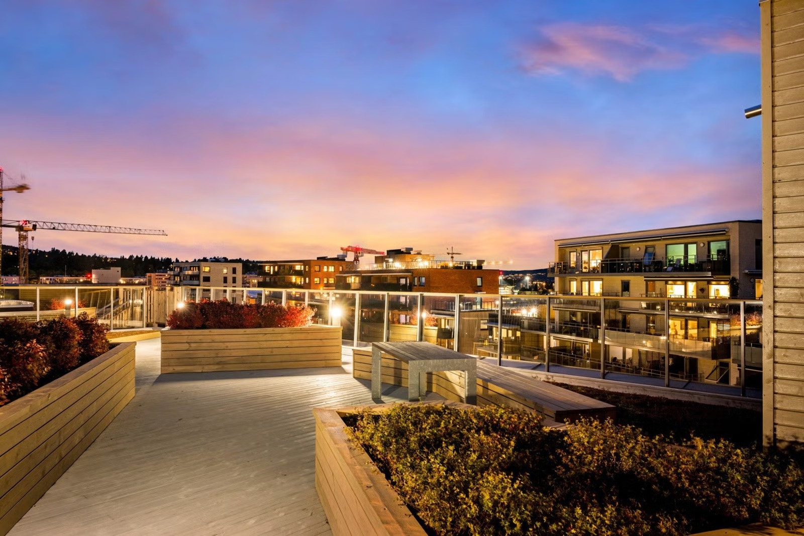 Sameiet disponerer i tillegg en flott felles takterrasse som gir ekstra uteplass og gode solforhold. Galleribilde