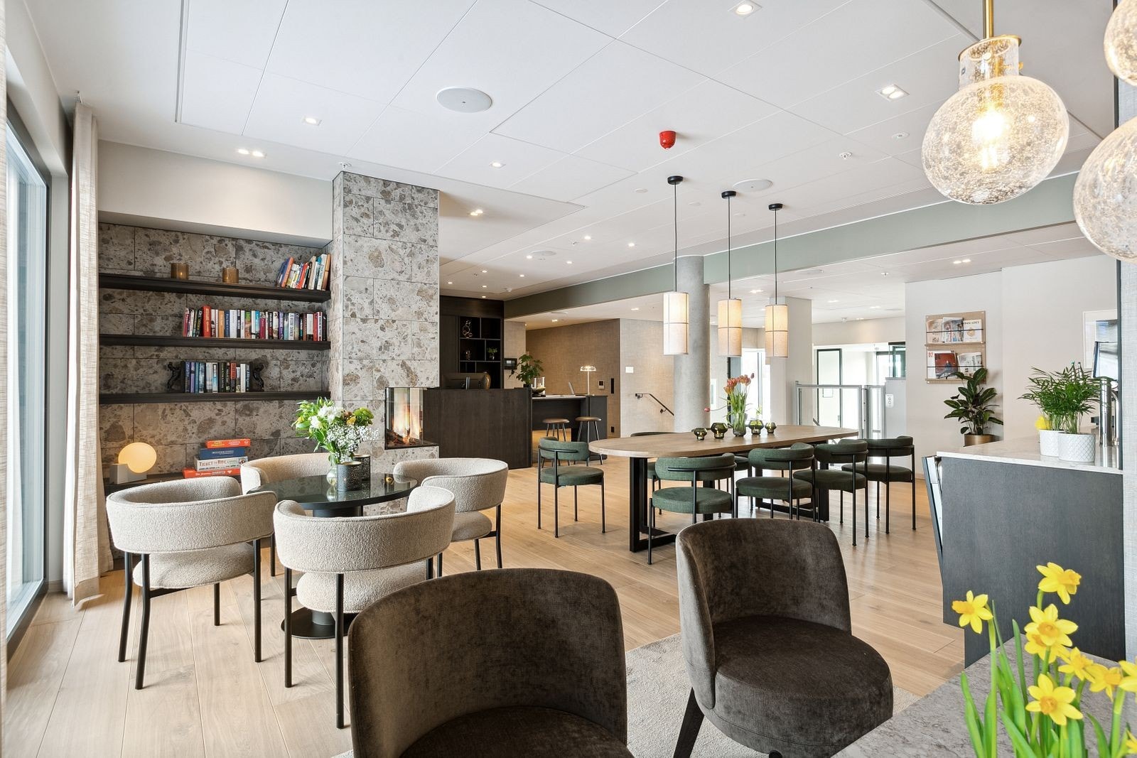 Plusskonsept- Resepsjon, treningrom og lounge. Galleribilde