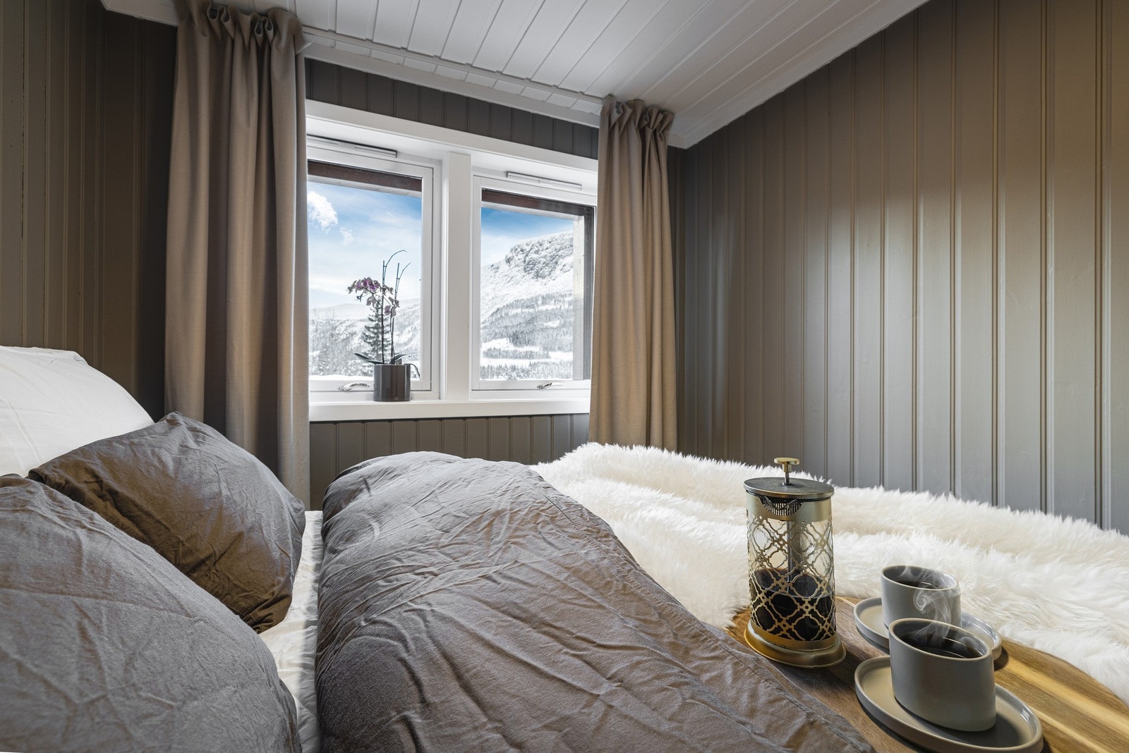 Soverom 1 med flott utsikt. Galleribilde