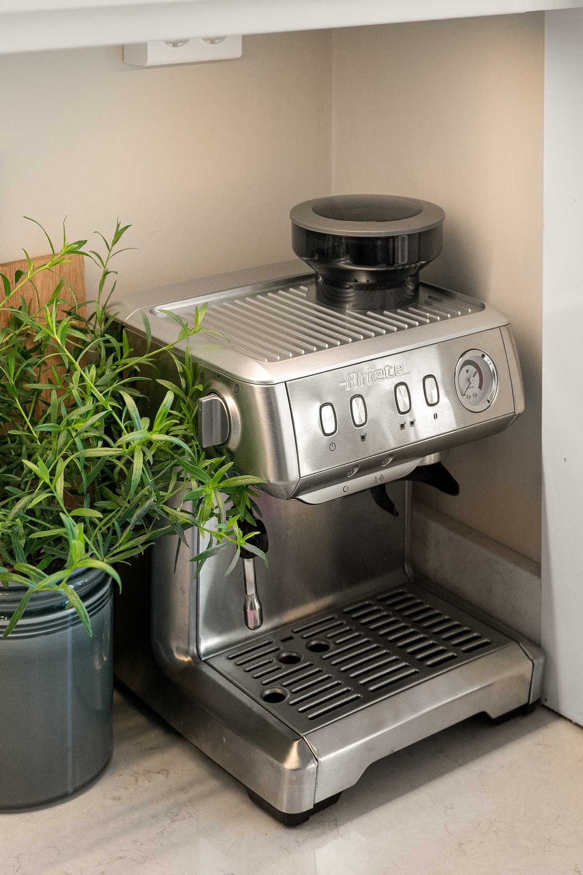 Innredning er oppgradert med flott steinsbenkeplate levert av Lenngren Naturstein. Galleribilde