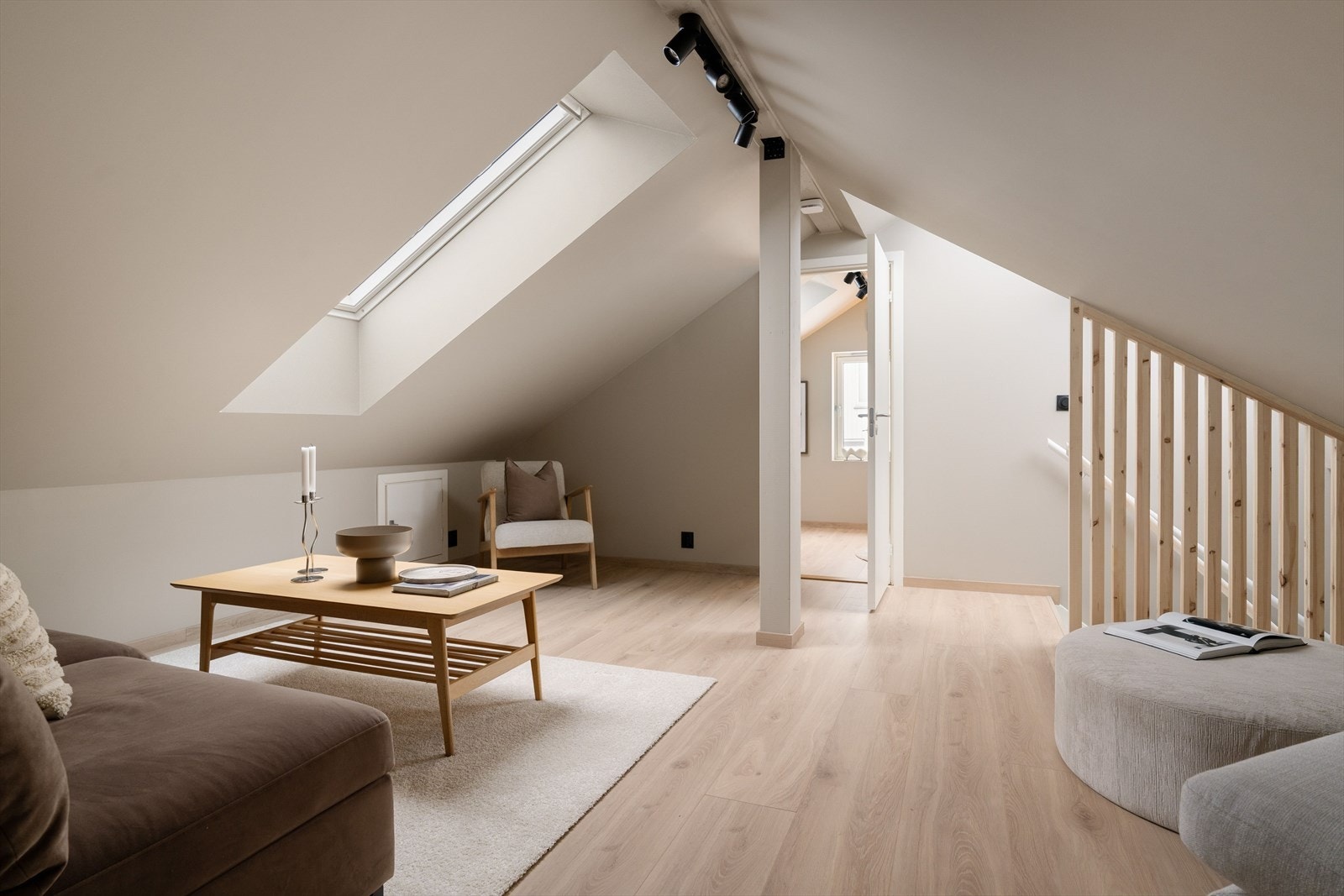 Perfekt til tv-stue eller ekstra oppholdsrom for barna. Galleribilde