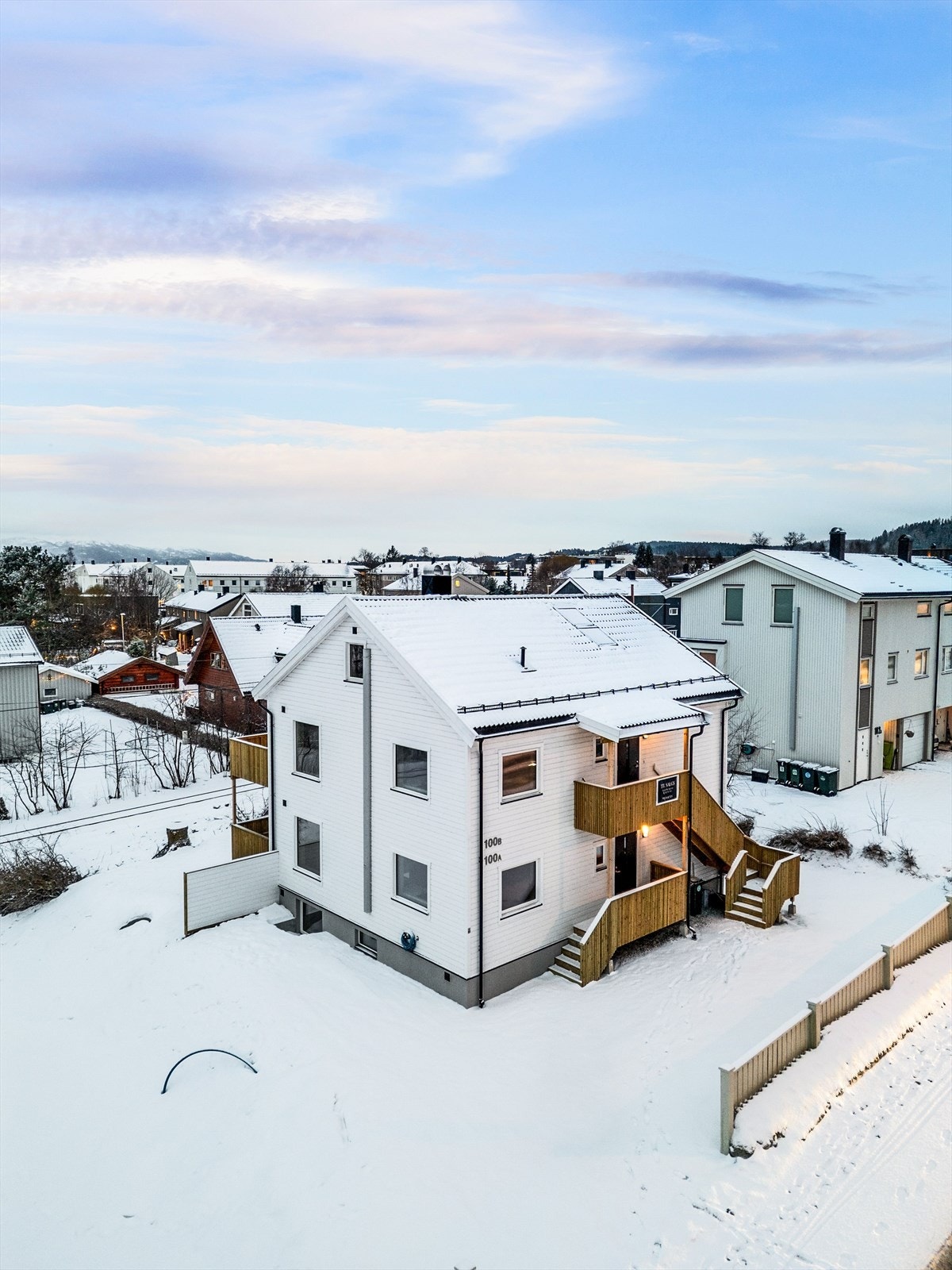 En lekker horisontaldelt tomannsbolig. Galleribilde