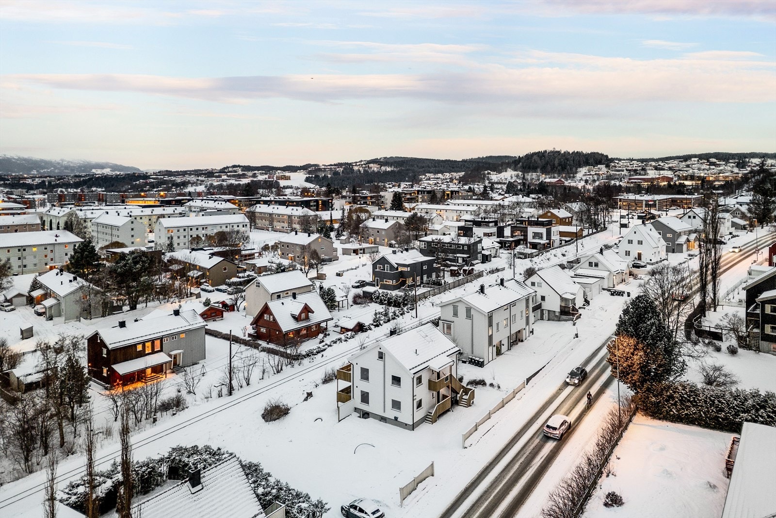 Eiendommen har en flott beliggenhet med nærhet til marka. Galleribilde