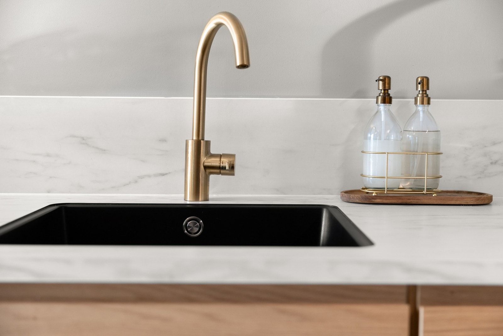 Kjøkkenet holder en høy standard med lekre detaljer Galleribilde