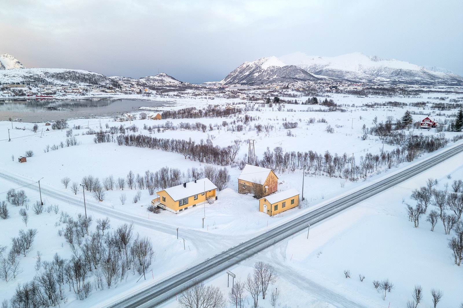 Kort vei inn til Myre med det meste av servicetilbud Galleribilde