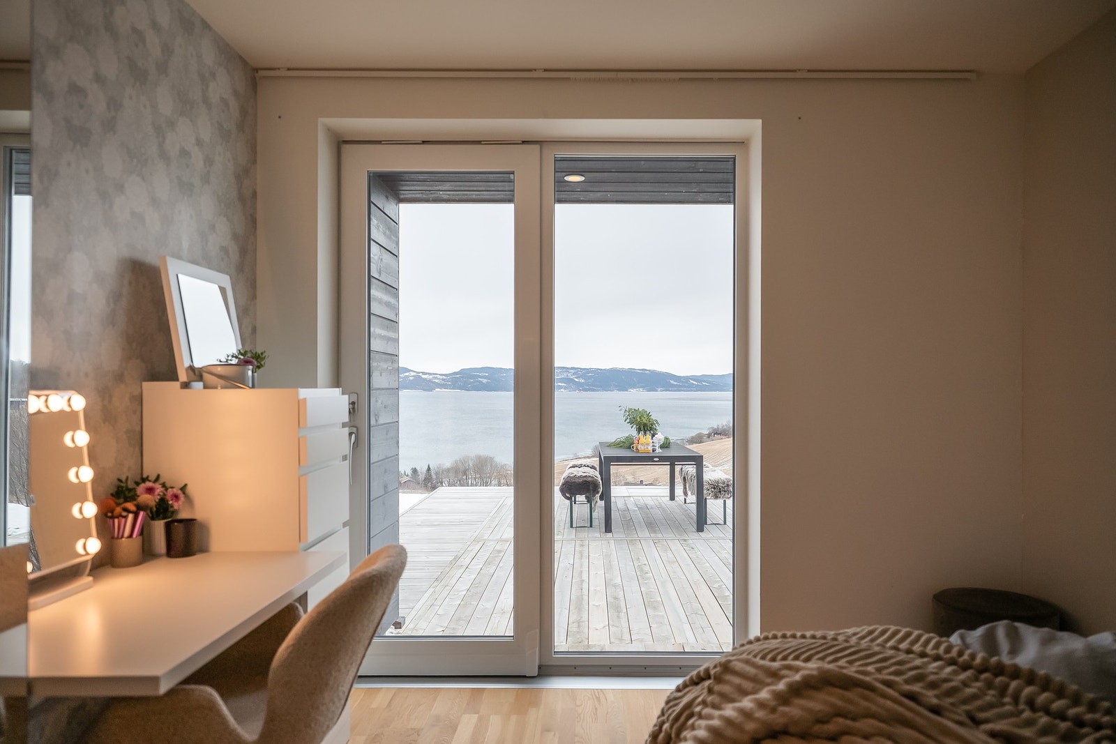 Her våkner man til fjordutsikten hver dag. Galleribilde