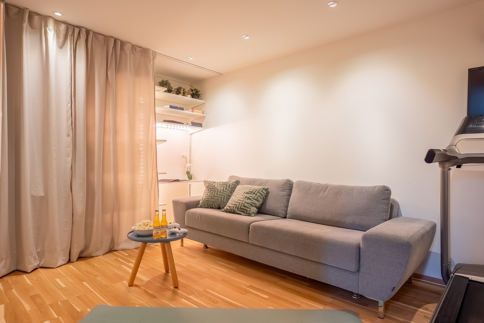 Kjellerstue, tegnet inn som hobbyrom, på 13,5 kvm. Et praktisk rom hvor man kan trekke seg tilbake. Galleribilde