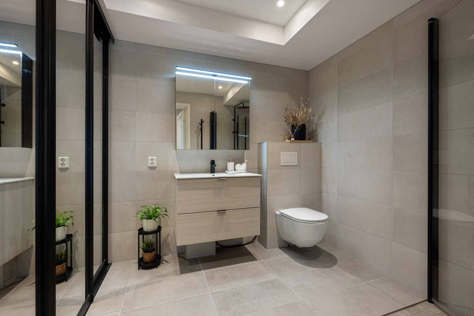 Badet er stort og meget innbydende med flere oppgraderinger i form av tilvalg. Galleribilde