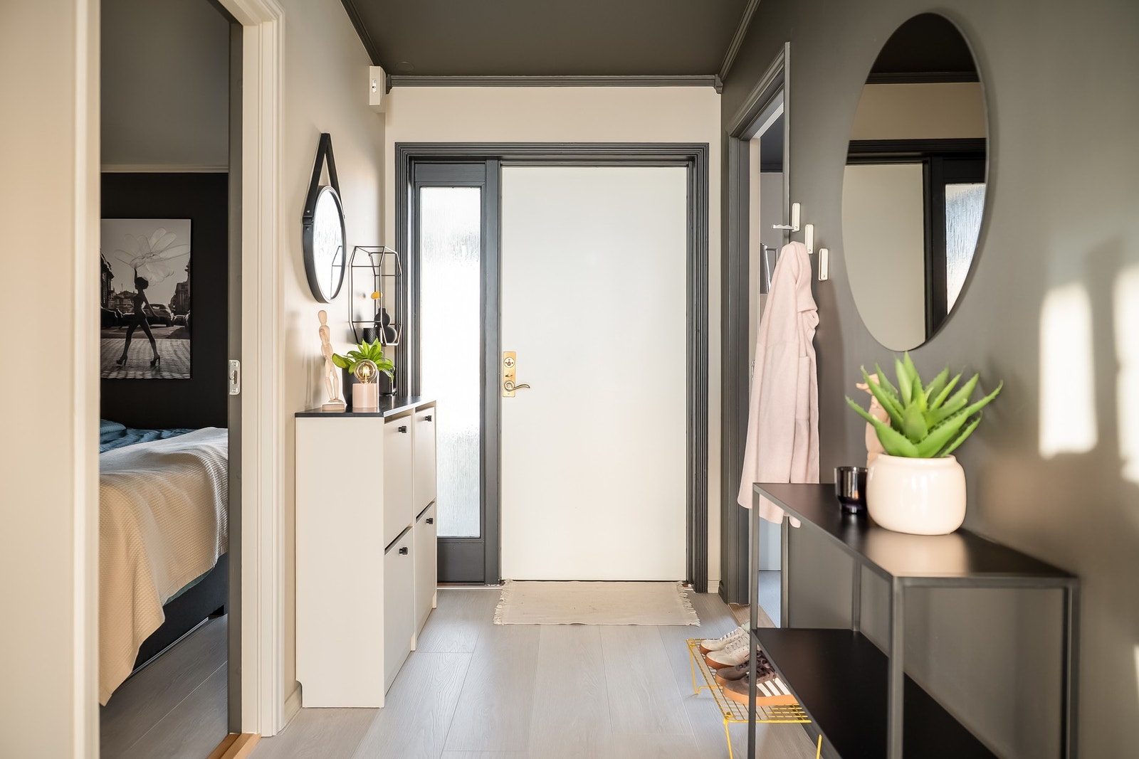 Fra inngangspartiet har man direkte adgang til hovedsoverommet. Galleribilde