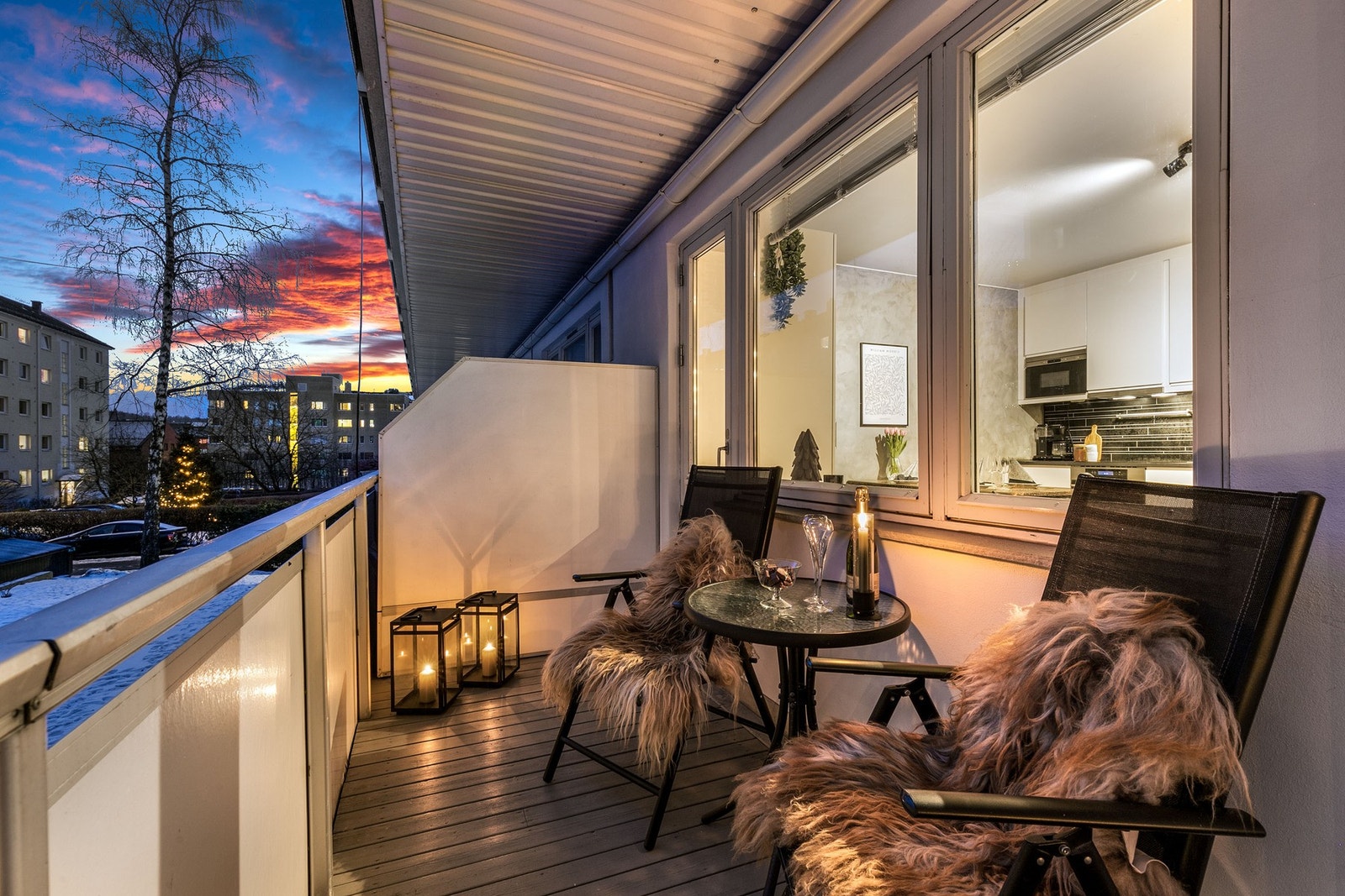 Leiligheten ligger i 1. etasje med balkong. Galleribilde