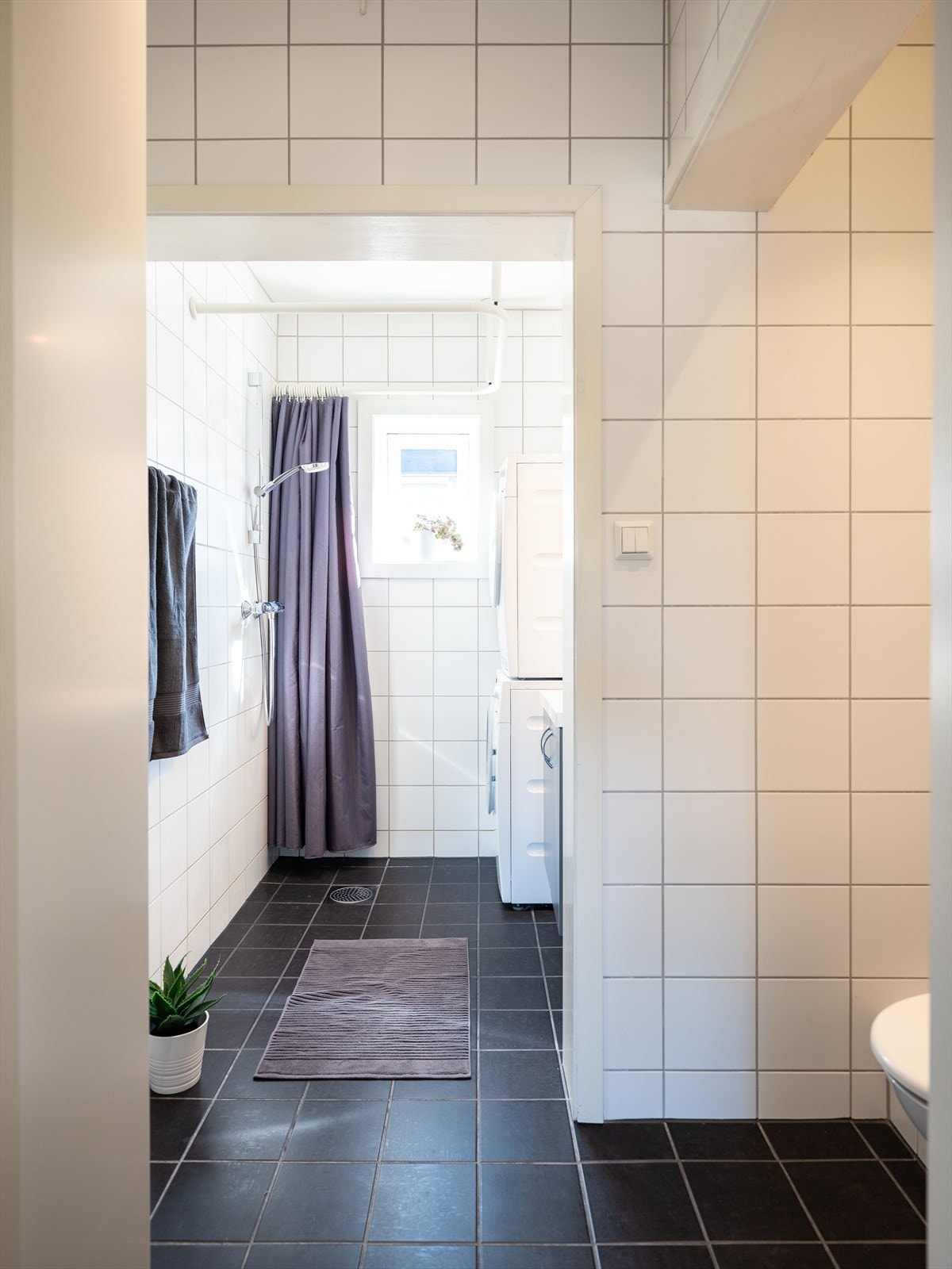 Flislagt bad på 5m² fra 2013 med gulvvarme. Galleribilde