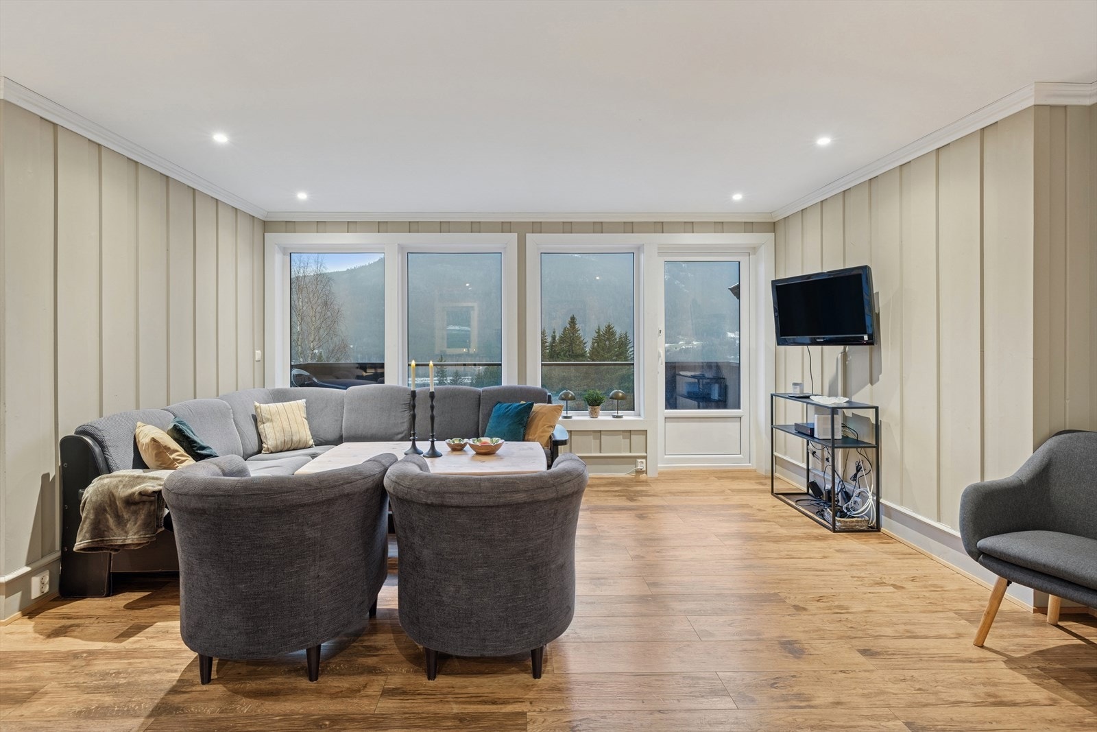 Herlig stueavdeling med god møbleringsfrihet. Galleribilde