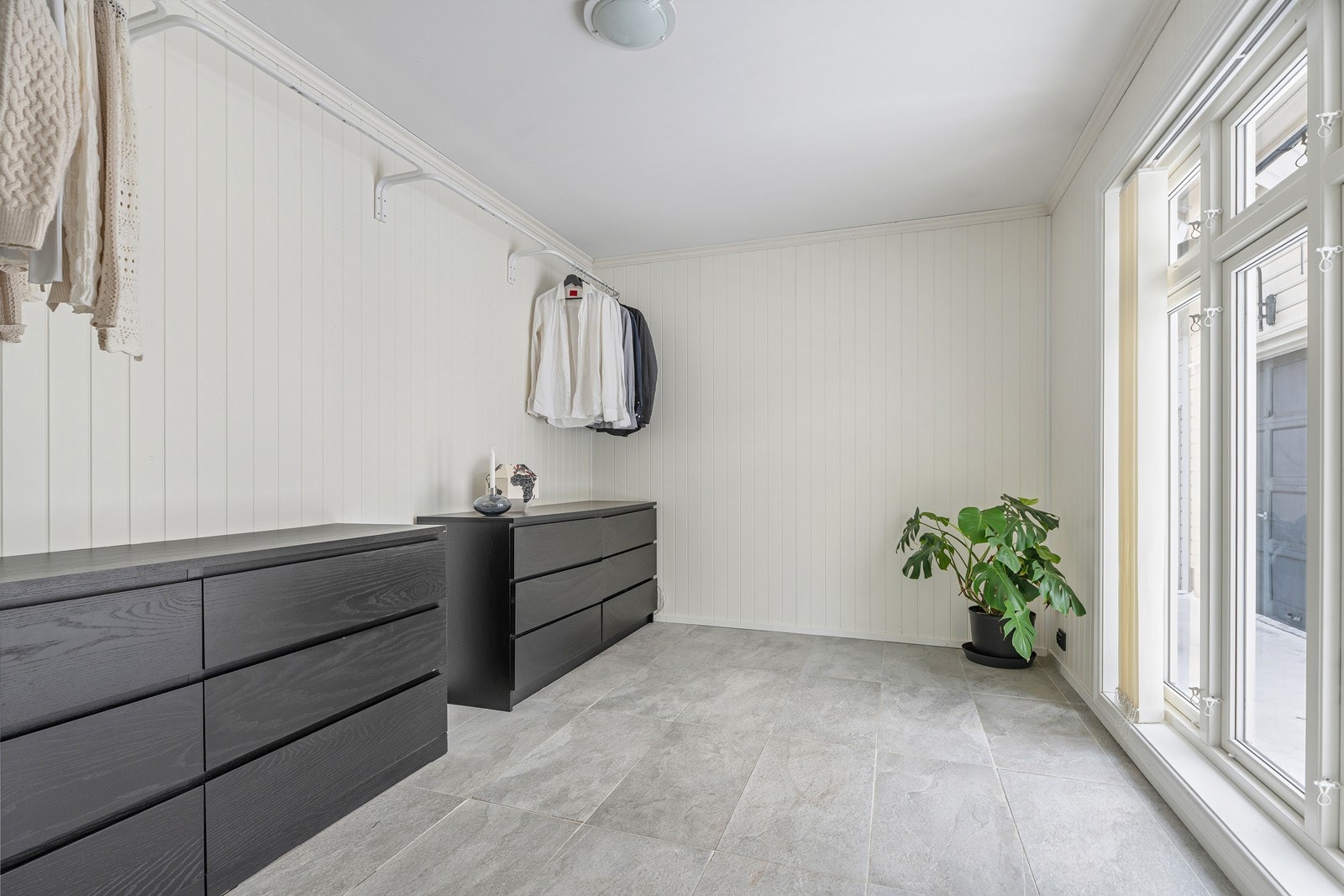 Soverom/Garderobe Galleribilde