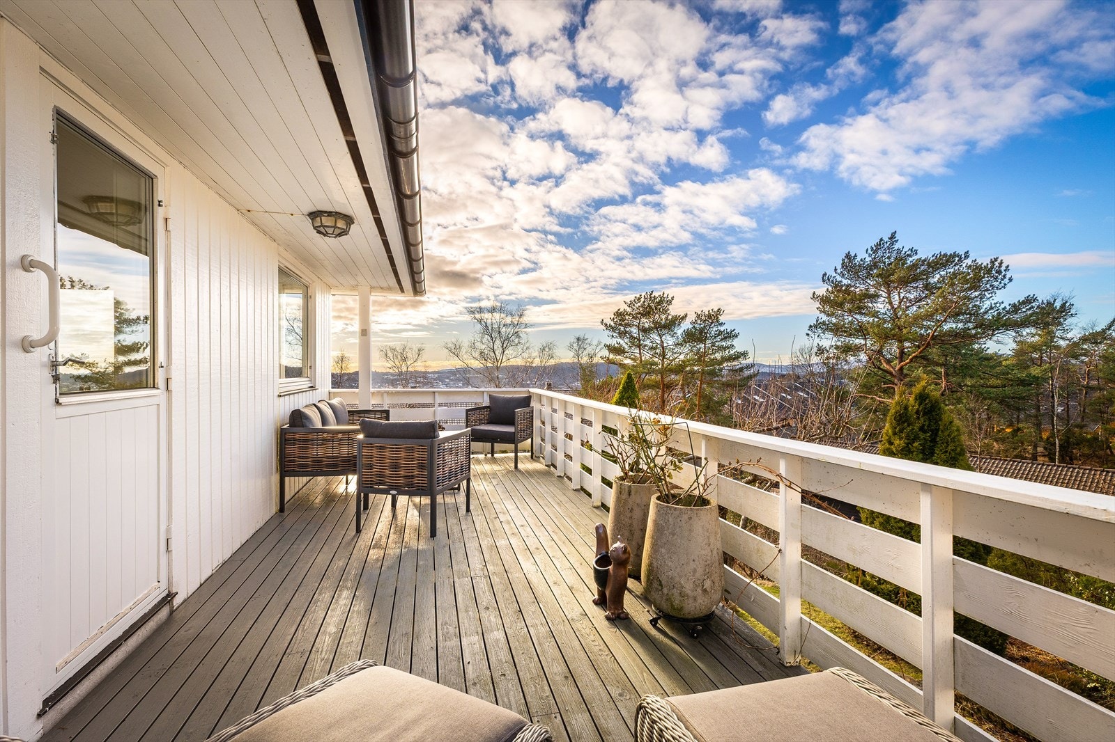 Vestvendt balkong på 21 kvm. Galleribilde