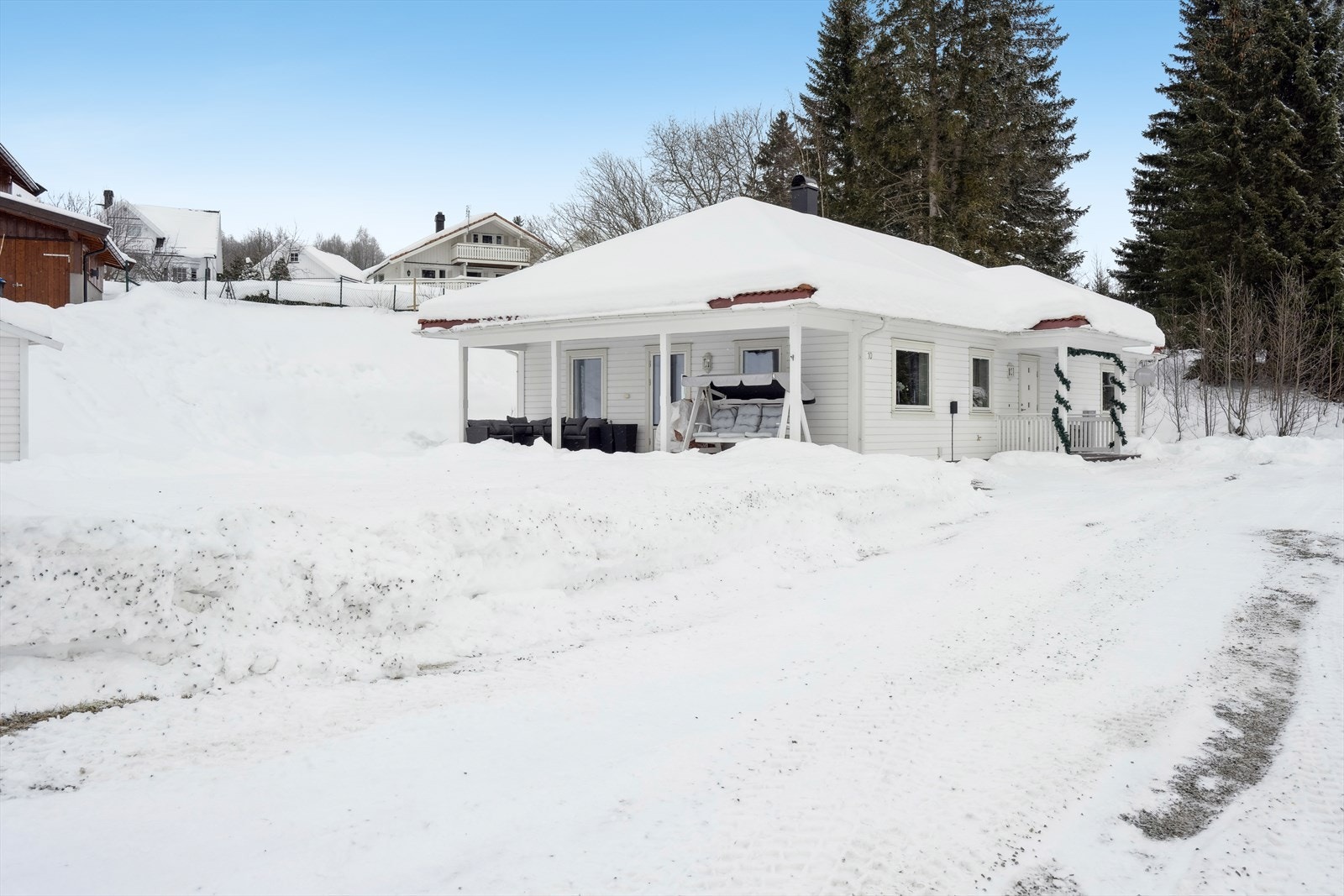 Moderne enebolig fra 2014 med en praktisk og arealeffektiv planløsning over ett plan. Galleribilde
