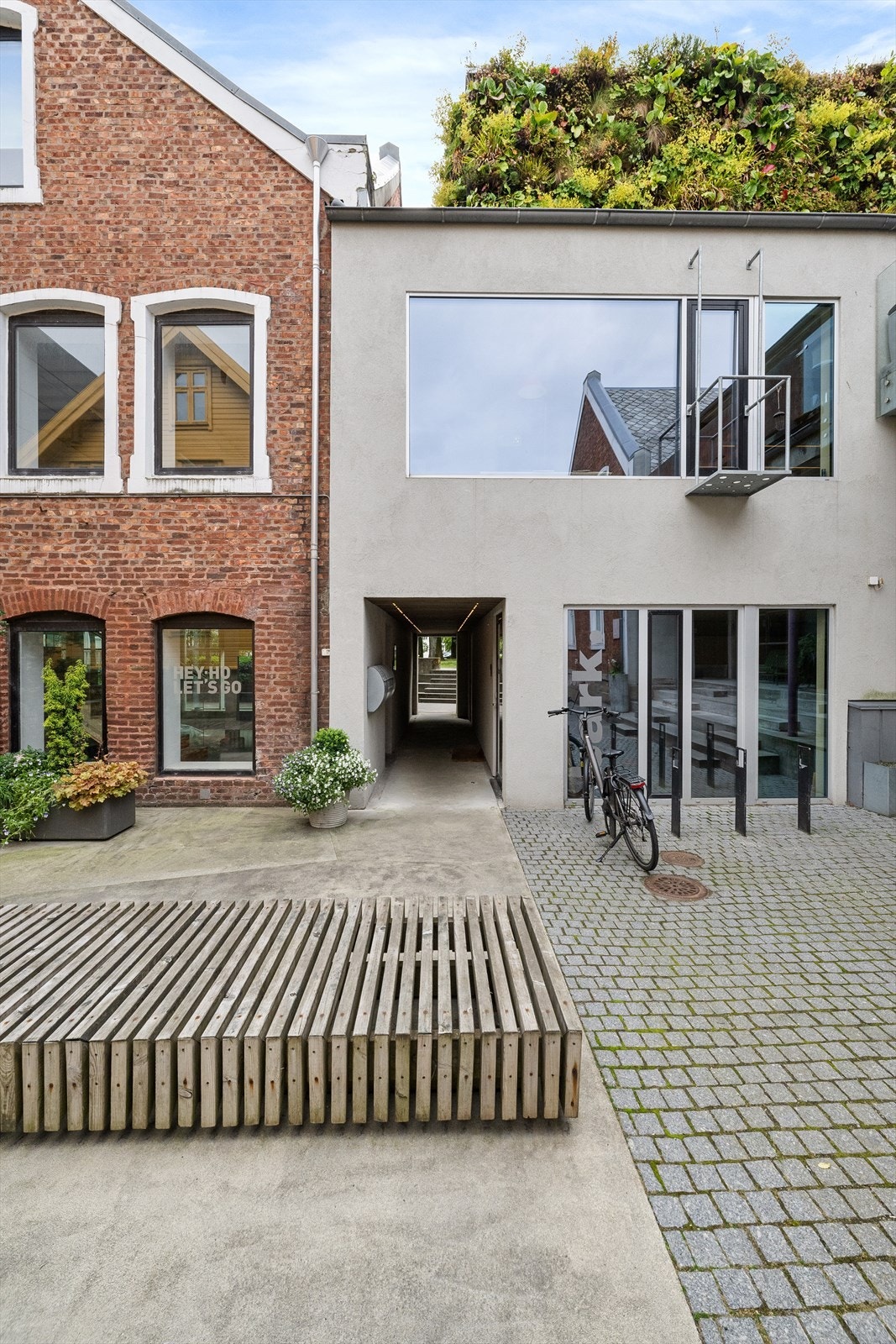 Oransjeriet består av leiligheter og næring. Galleribilde