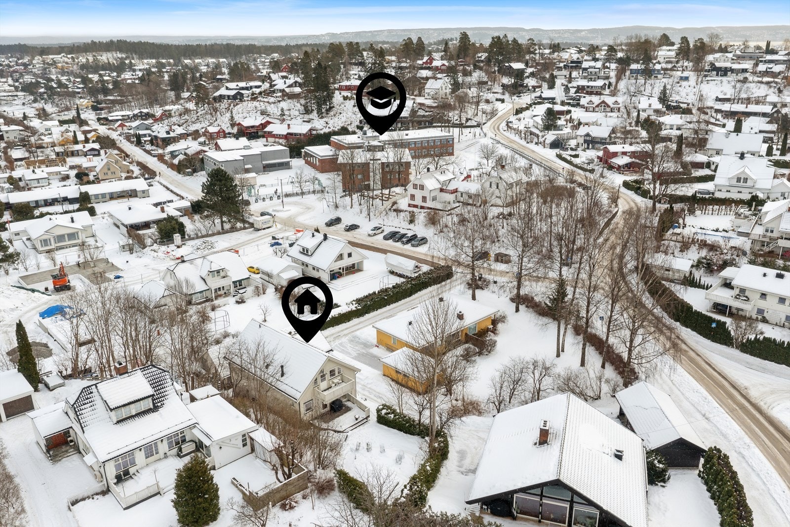Fra boligen er det kort og trygg gangavstand til Mellom-Nes barneskole. Galleribilde