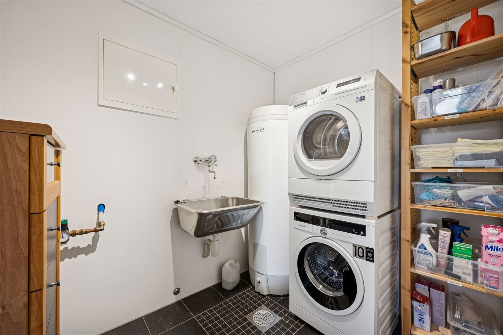 Praktisk teknisk rom, brukes også som vaskerom. Galleribilde