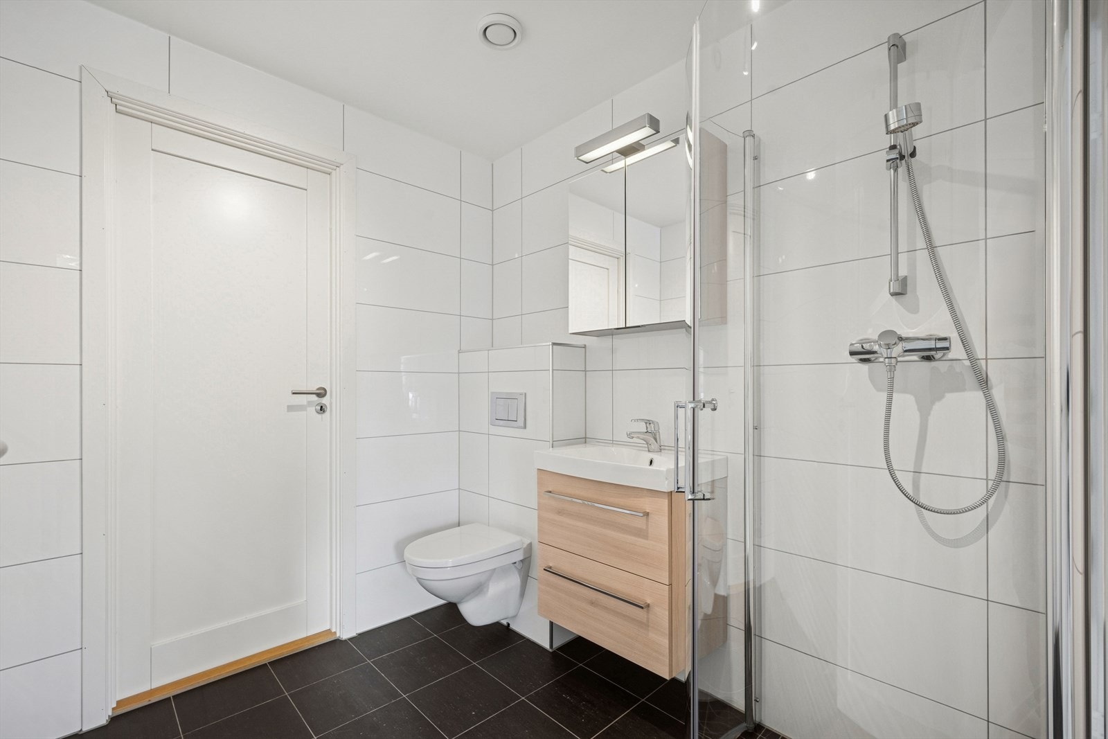 Baderom i underetasje. Galleribilde