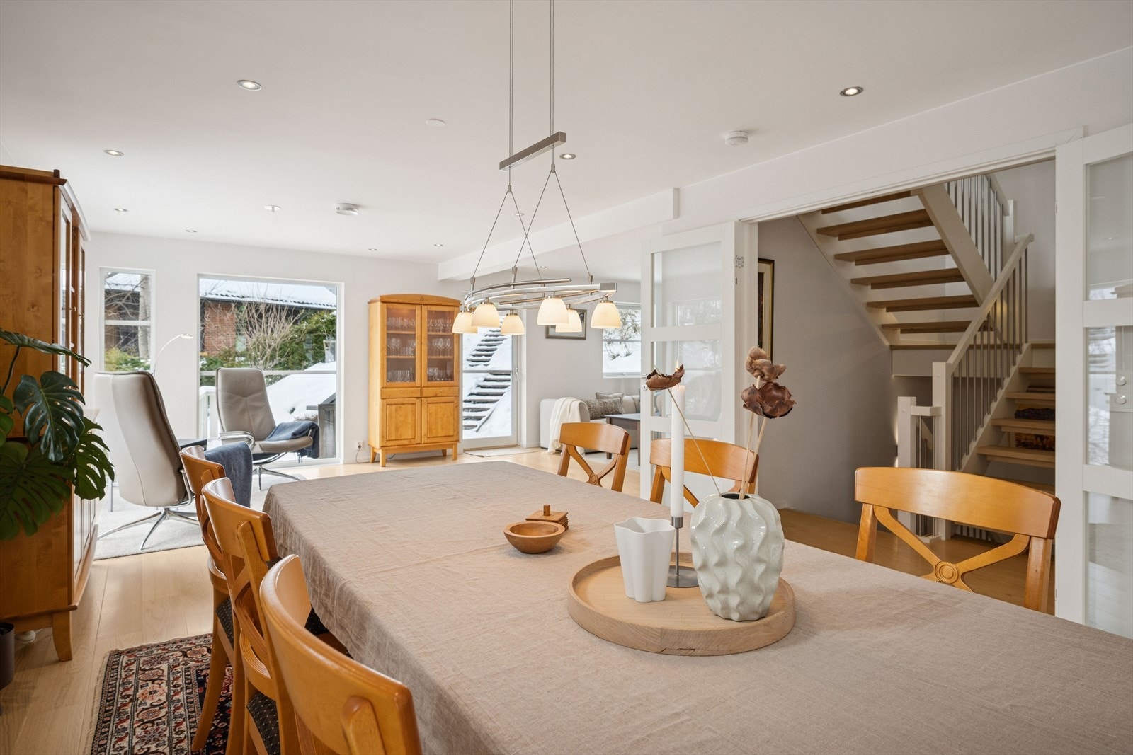 Spisestue. Galleribilde