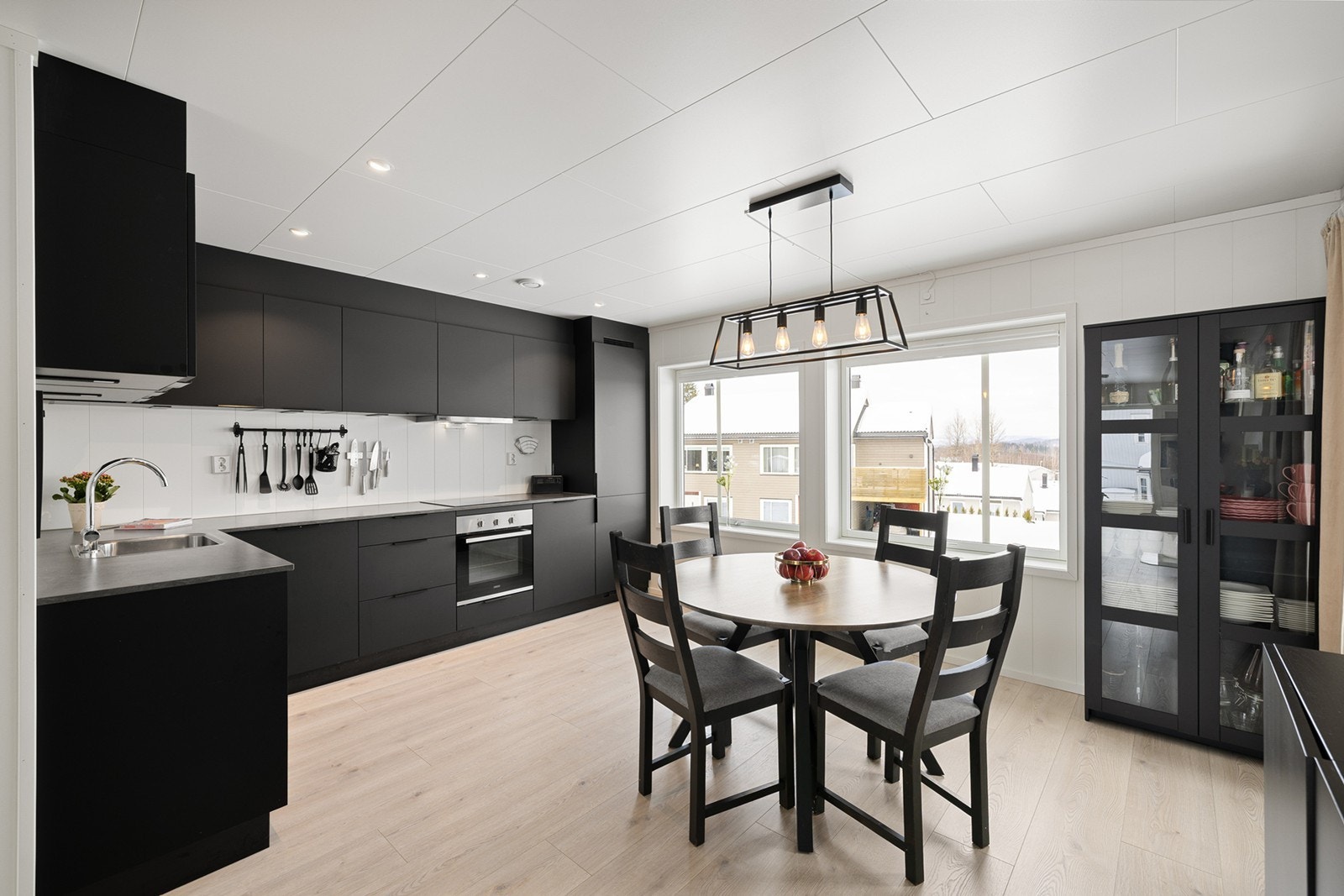 William Helder v/ Notar Romerike har gleden av å presentere Tunlandstubben 16.
Foto: Foto by Helene. Galleribilde