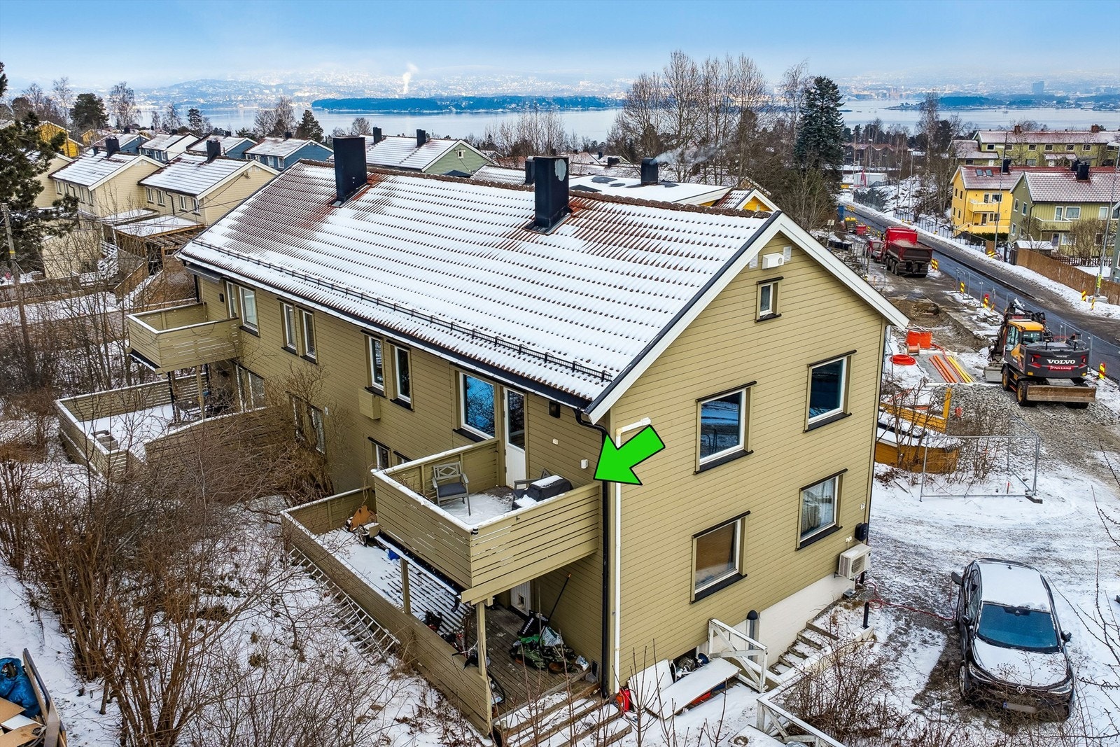 Sentralt beliggende i et attraktivt og barnevennlig boområde. Her er det kort vei til skole, barnehage, kollektivtrafikk og Tangen senter. Galleribilde