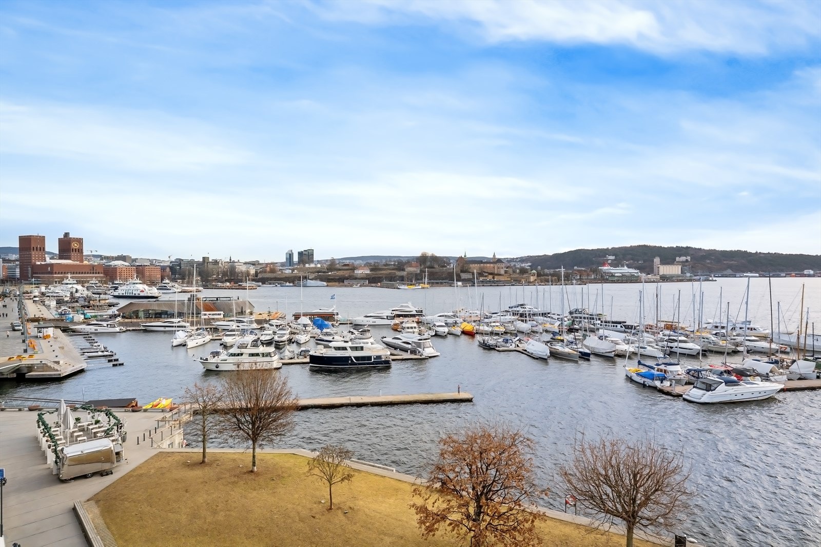 Området har også fine gang- og sykkelforbindelser langs Bestumkilen og Frognerkilen inn mot Aker Brygge. Galleribilde