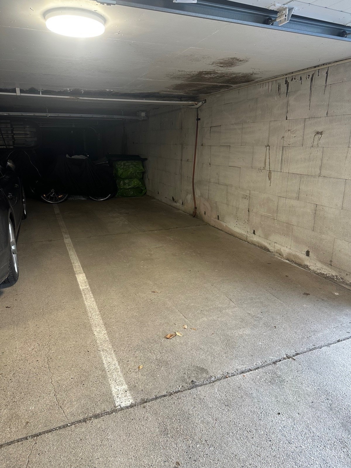 Garasjeplass. Galleribilde