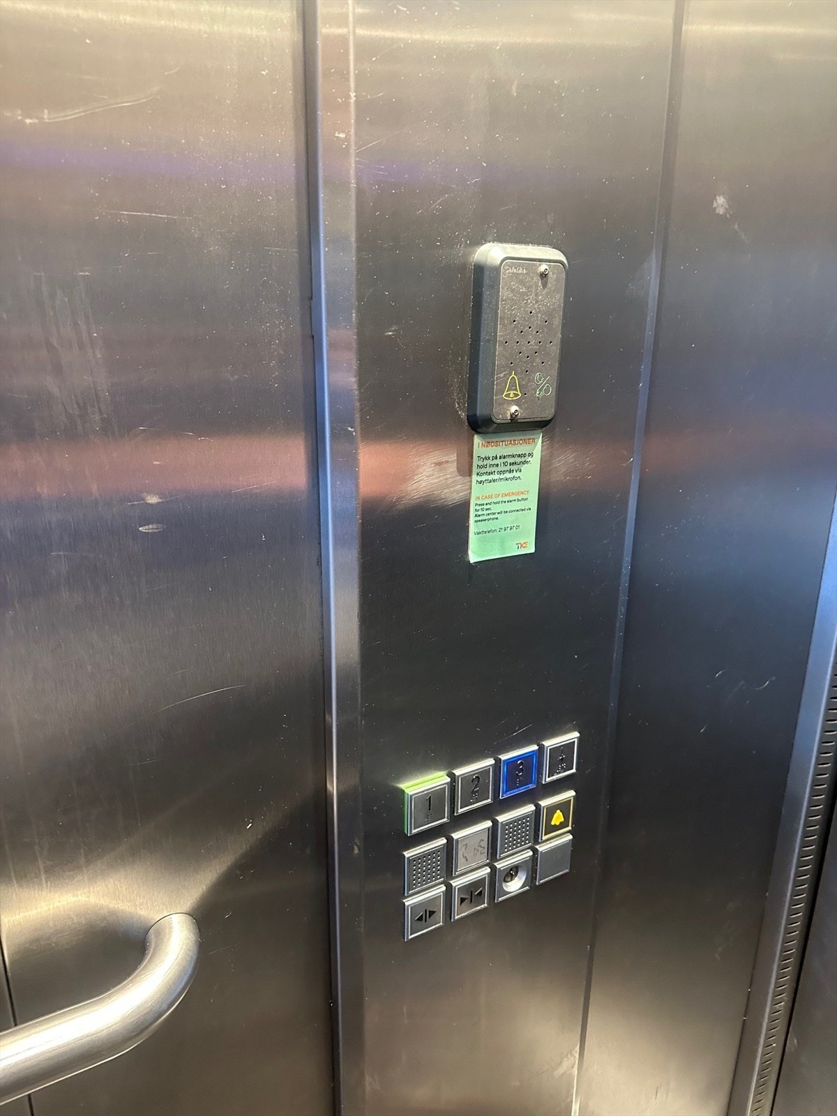 Fra garasjeområdet er heis. Galleribilde