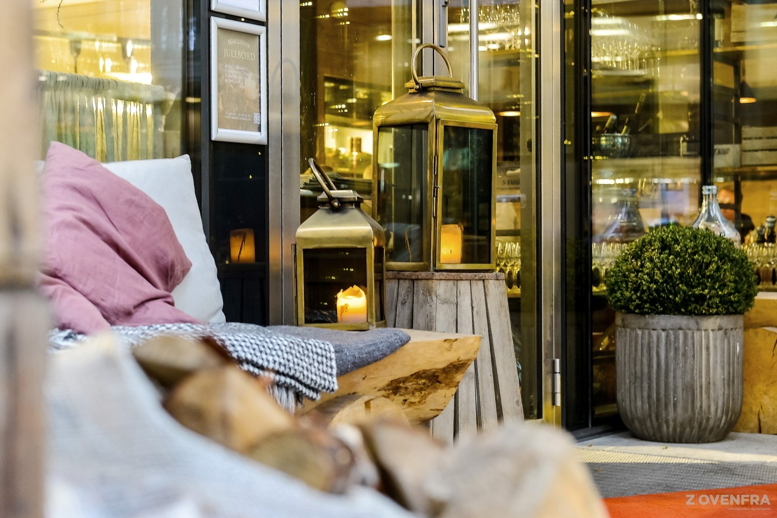 Maschmanns Matmarked med delikatesse- og ferskvareutsalg. Galleribilde