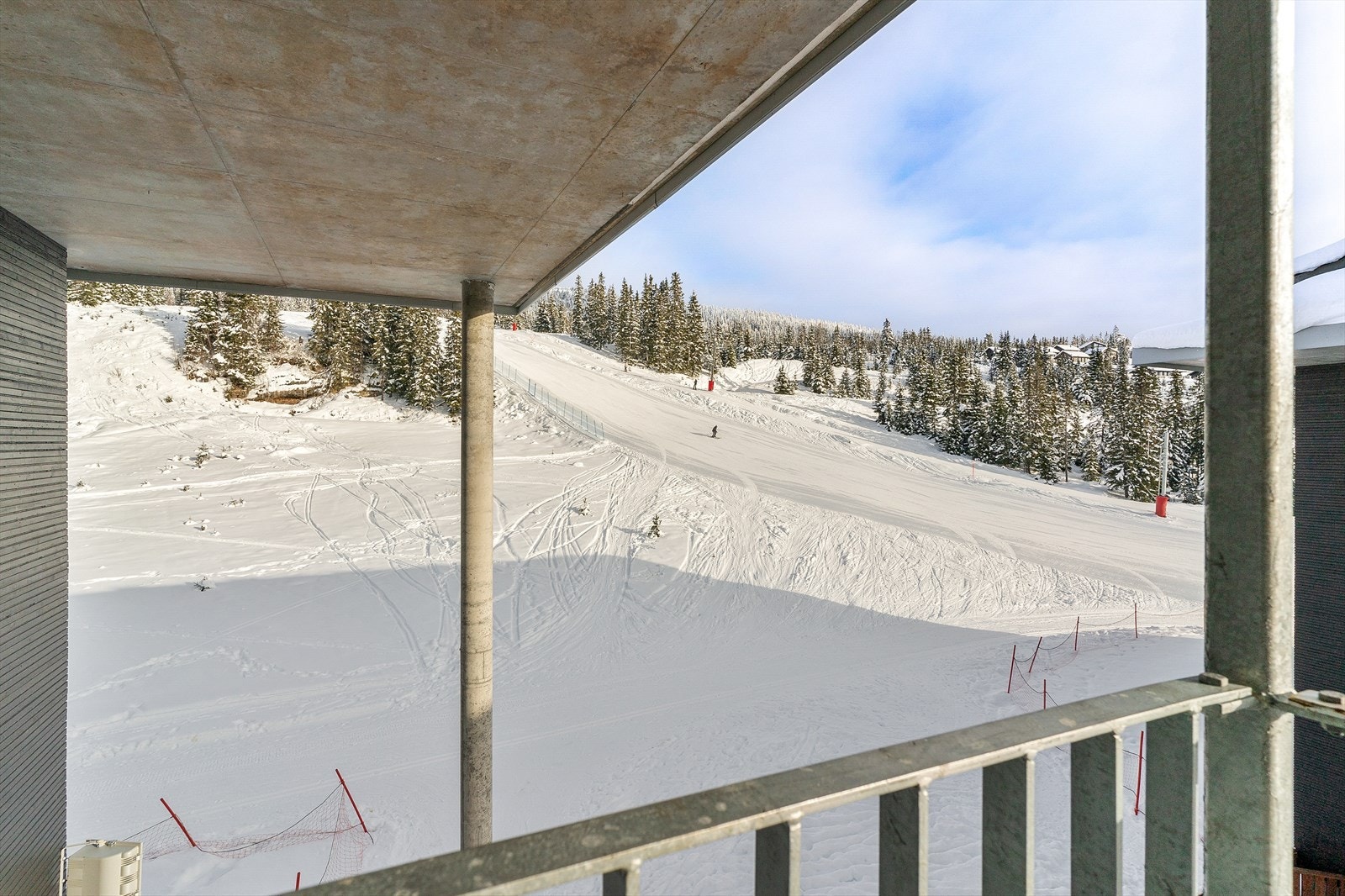 Her har du ski-in/ski-out tilgang, med alpinbakken rett utenfor døren. Galleribilde