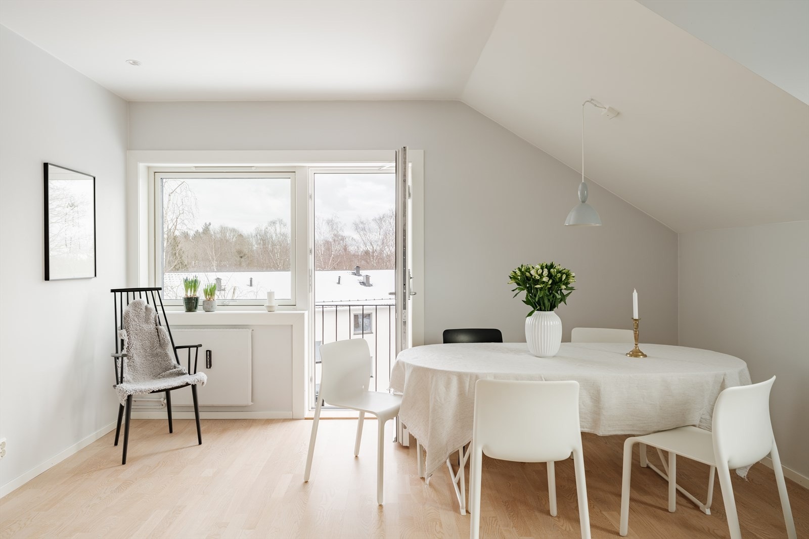 En innbydende 2-roms toppleilighet med fransk balkong og god planløsning Galleribilde