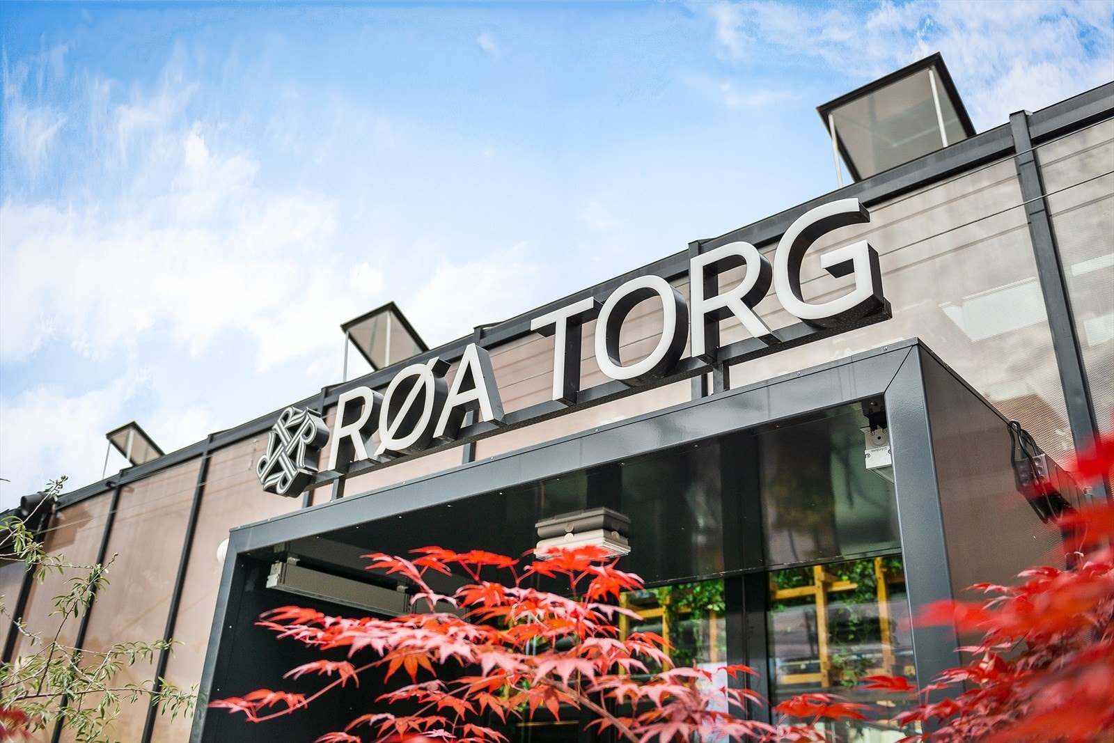 Røa Torg er et naturlig samlingspunkt for mange hyggelige aktiviteter, mat- og handleopplevelser Galleribilde