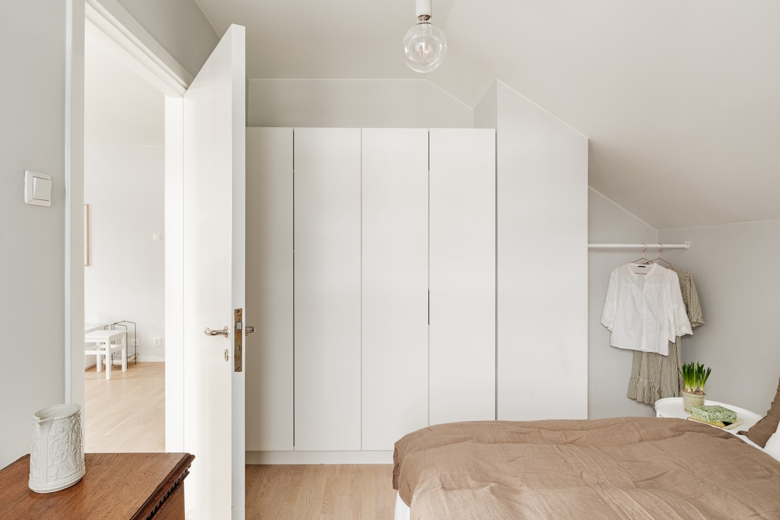 Det er parkett på gulv og malte flater Galleribilde